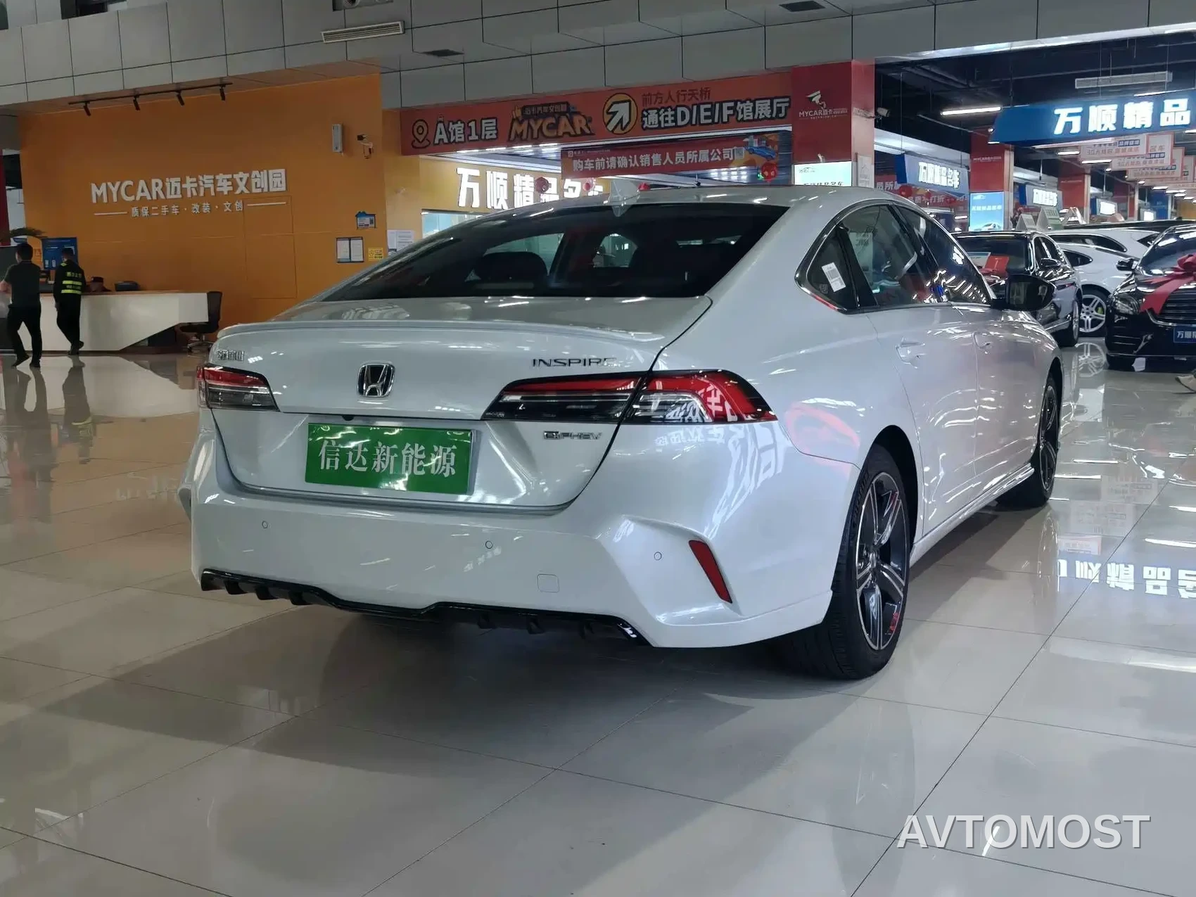 Honda Inspire Hybrid 2023 e:PHEV Premium Edition — фото 17