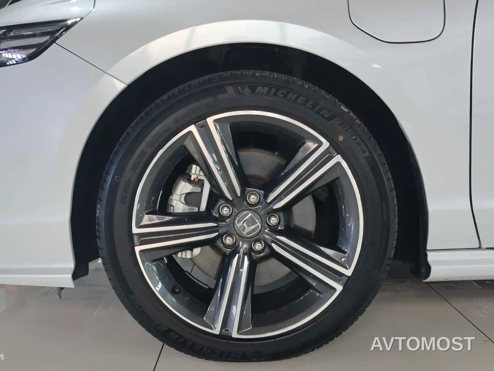 Honda Inspire Hybrid 2023 e:PHEV Premium Edition — фото 18