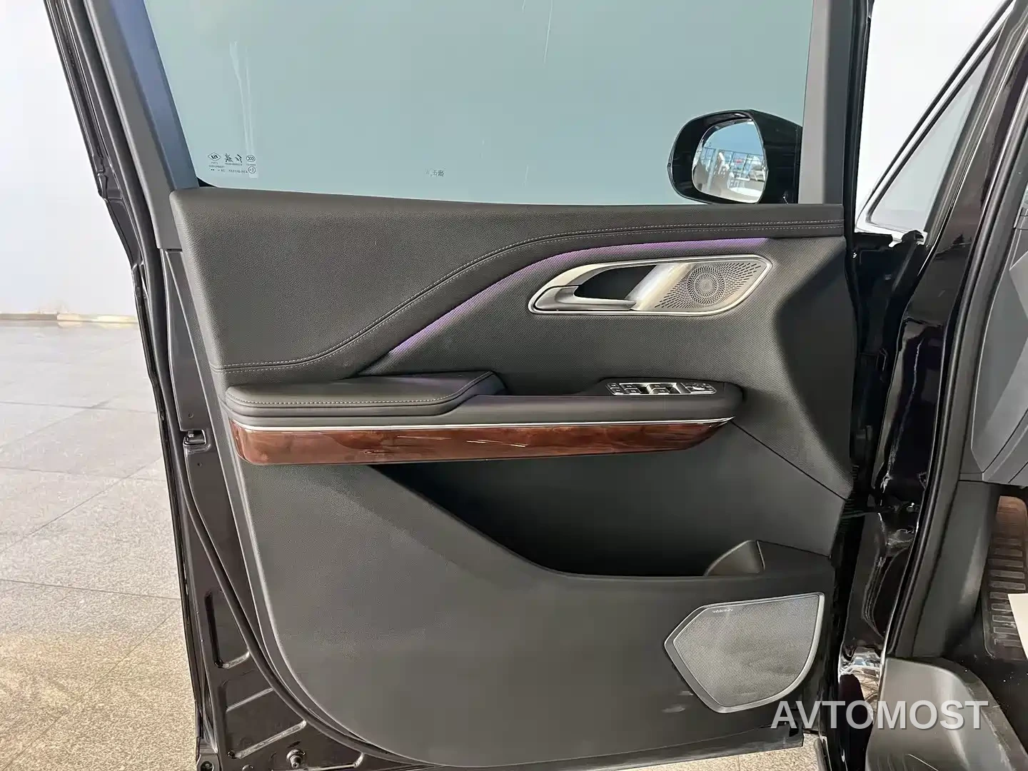 Hongqi HQ9 PHEV 2024 Model 2.0T AWD Luxury Edition — фото 4