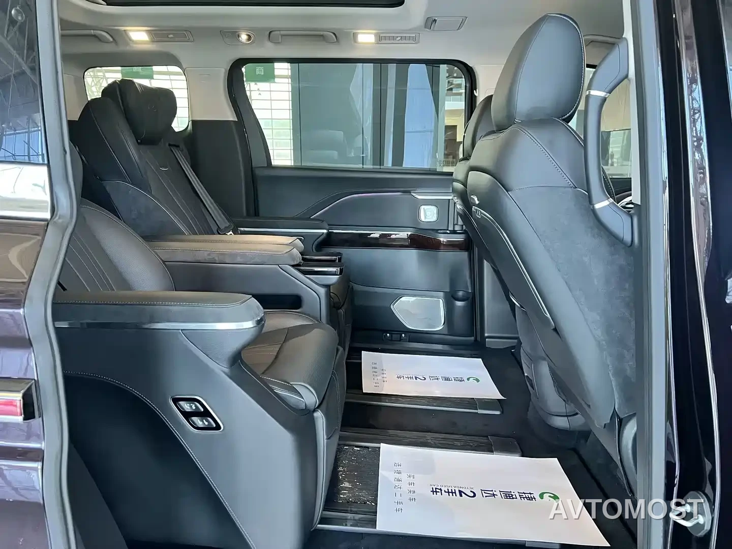 Hongqi HQ9 PHEV 2024 Model 2.0T AWD Luxury Edition — фото 6