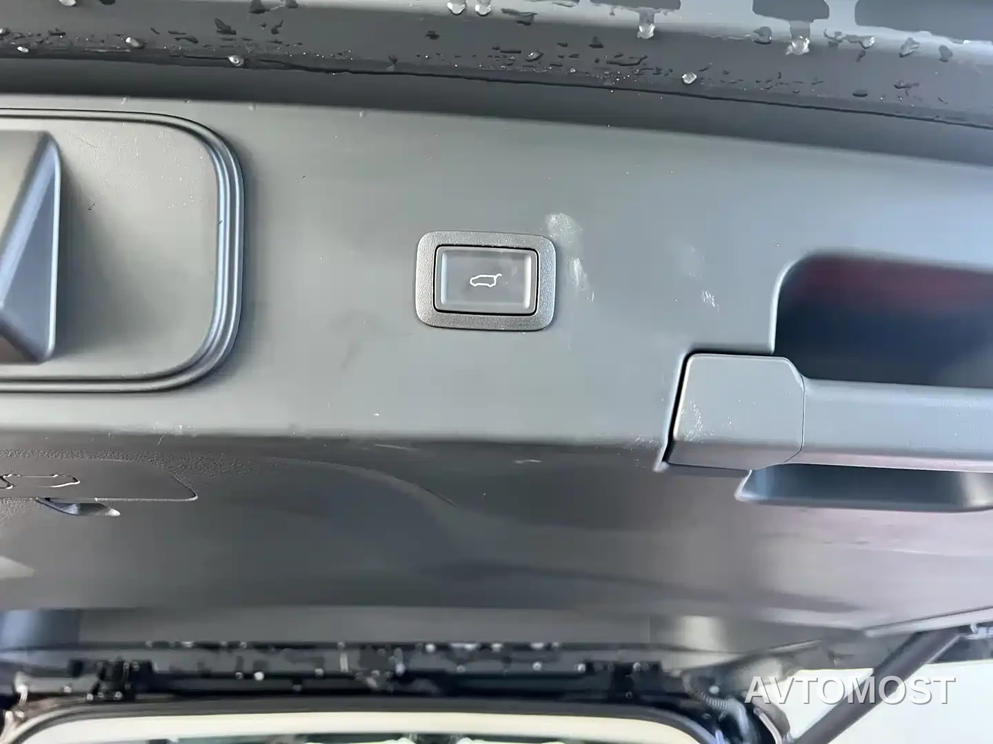 Hongqi HQ9 PHEV 2024 Model 2.0T AWD Luxury Edition — фото 15