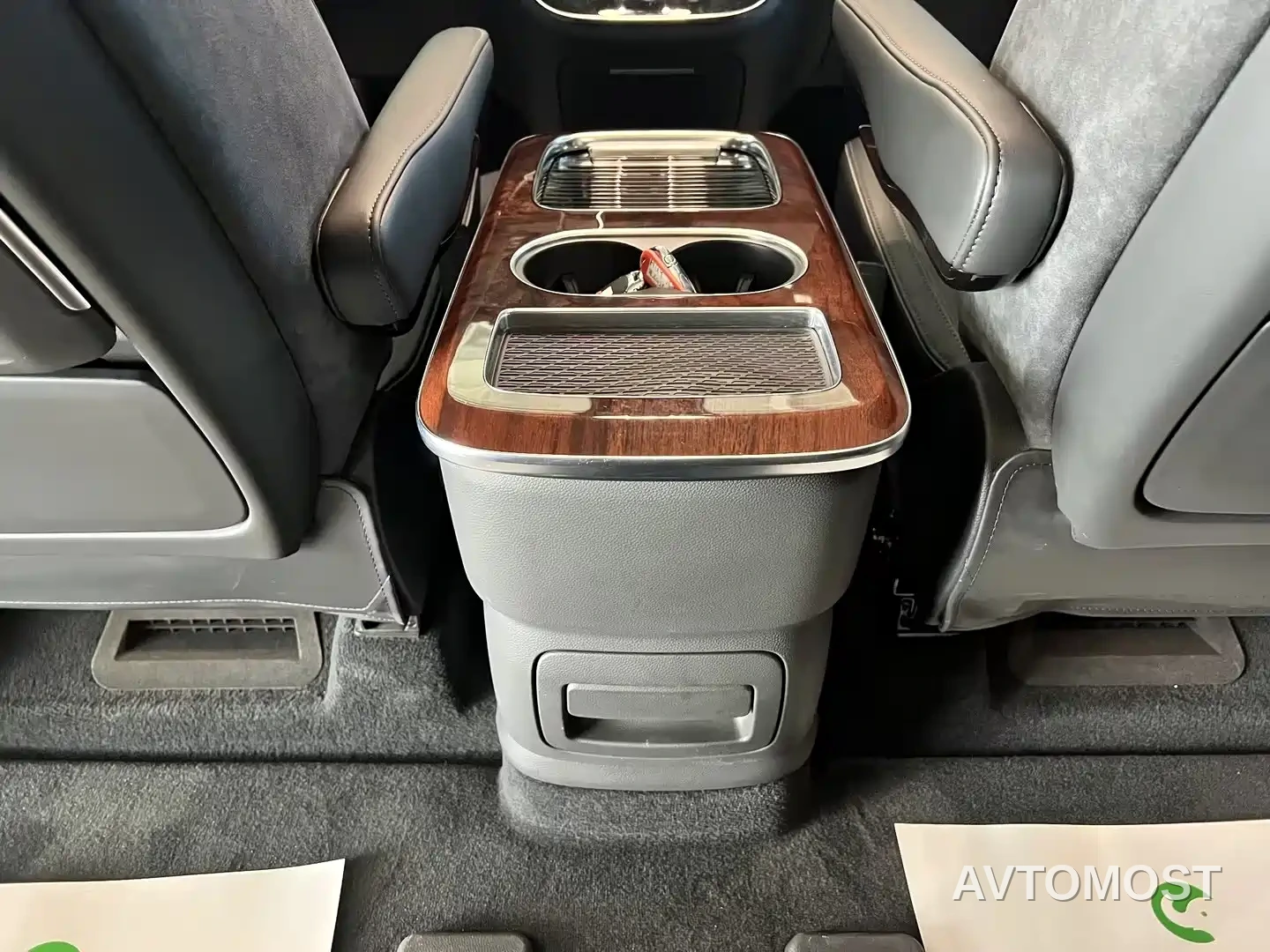 Hongqi HQ9 PHEV 2024 Model 2.0T AWD Luxury Edition — фото 24