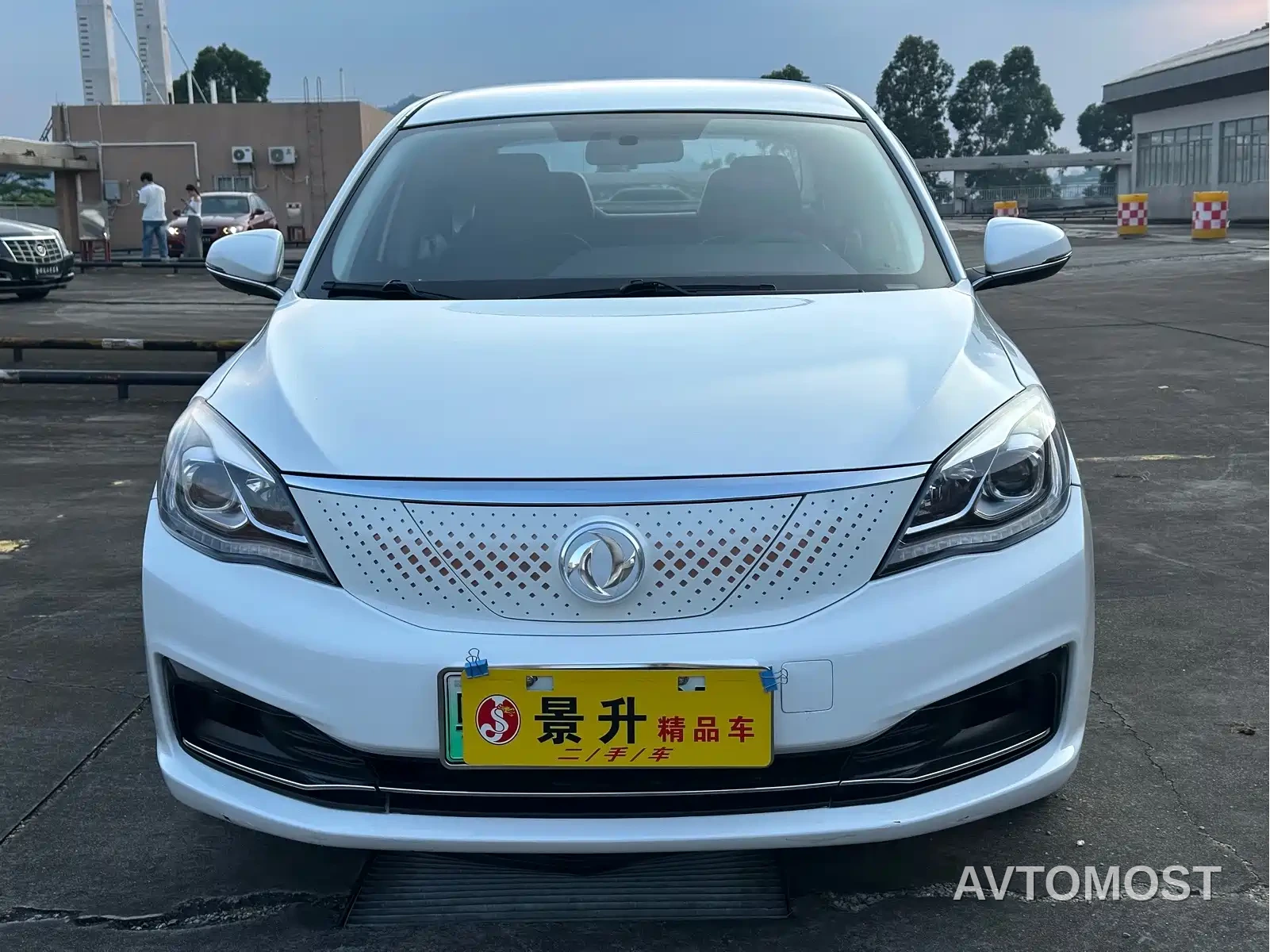 Dongfeng Fengshen E70 2021 Facelift 500 Premium Edition — фото 2