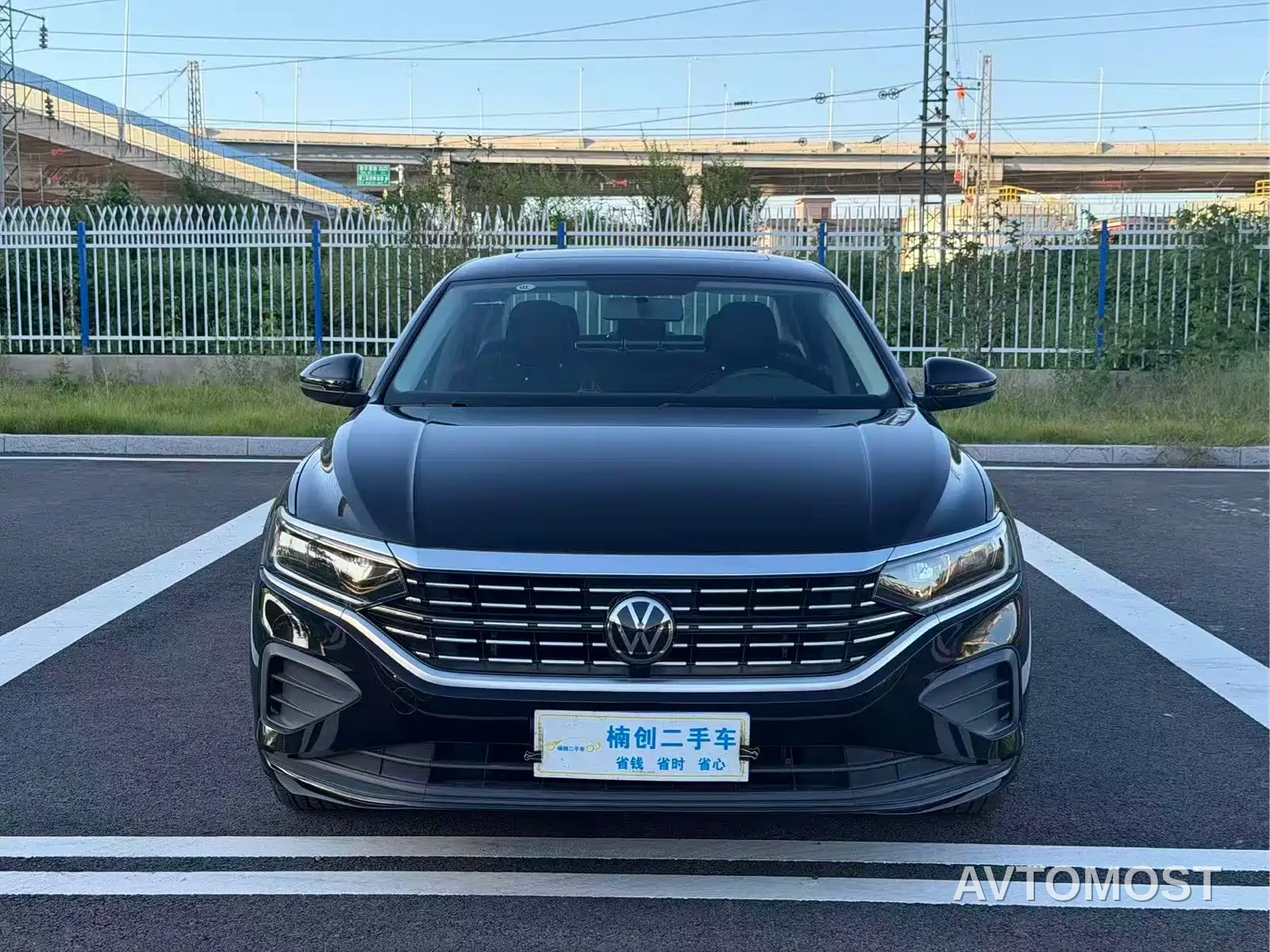 Volkswagen Passat 2025 Outstanding 280TSI Business Edition — фото 2