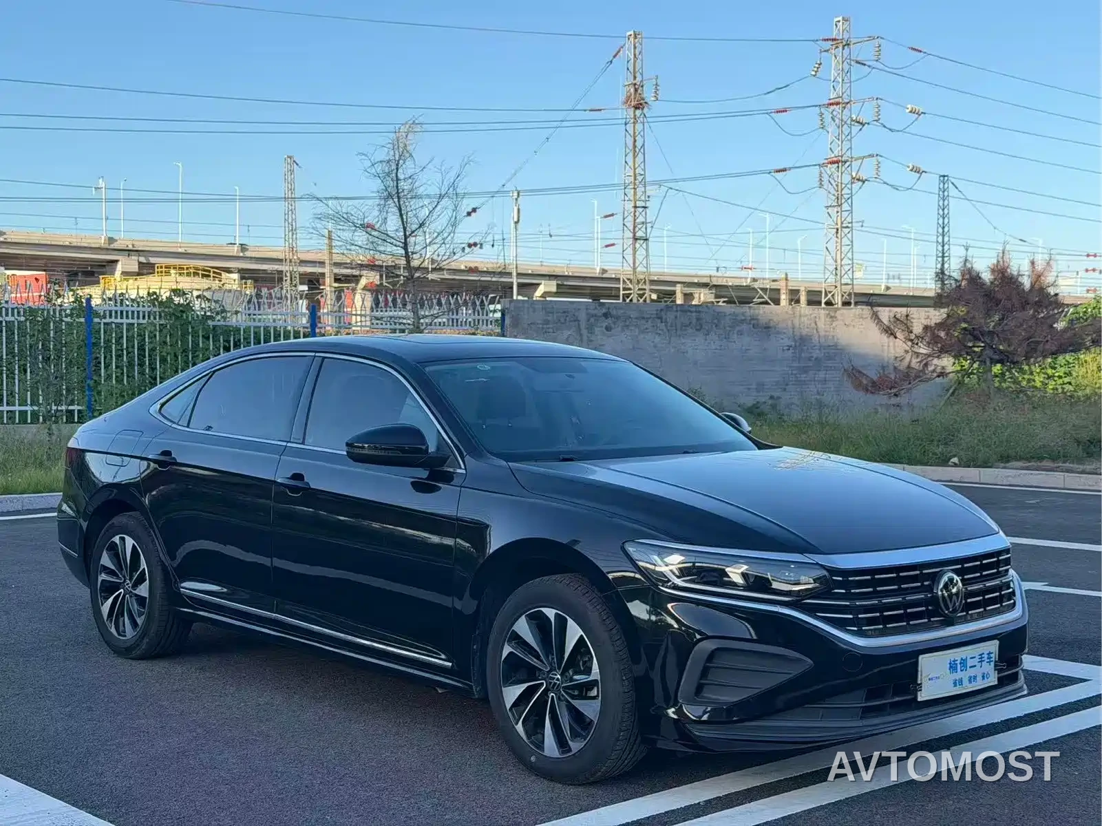 Volkswagen Passat 2025 Outstanding 280TSI Business Edition — фото 3