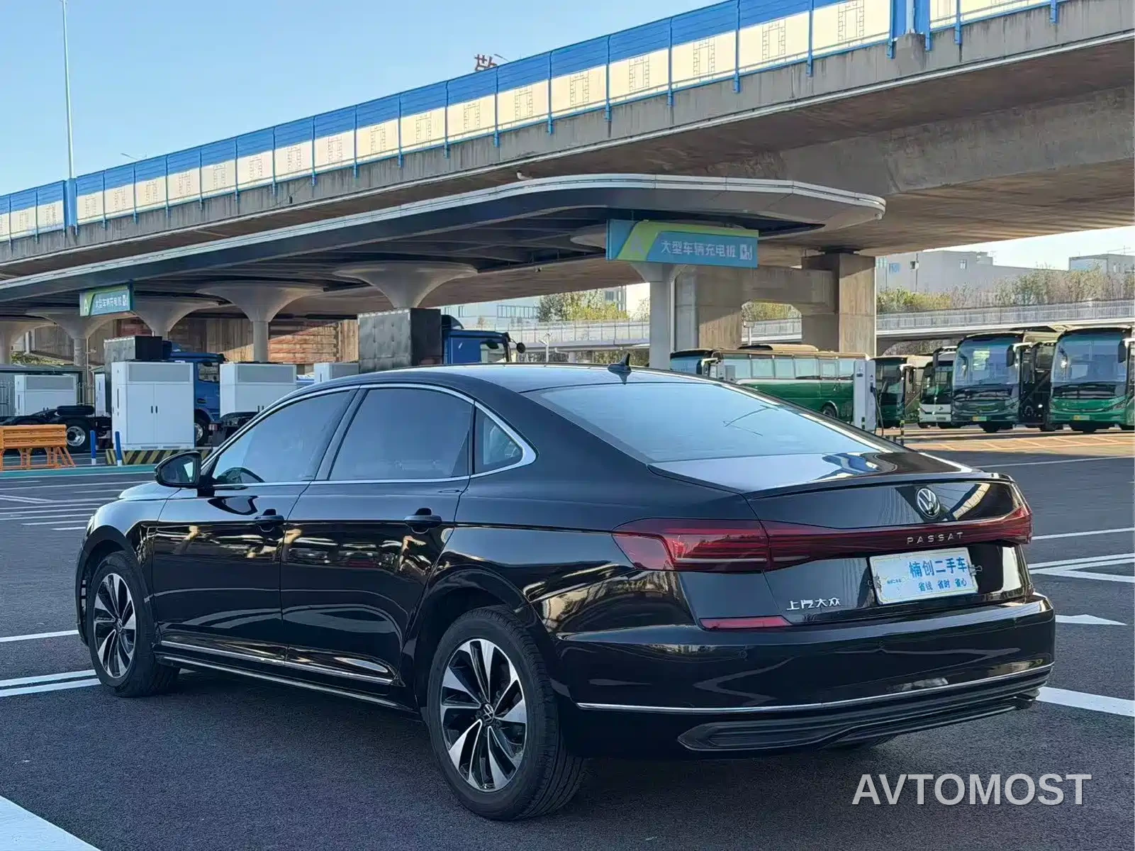 Volkswagen Passat 2025 Outstanding 280TSI Business Edition — фото 6