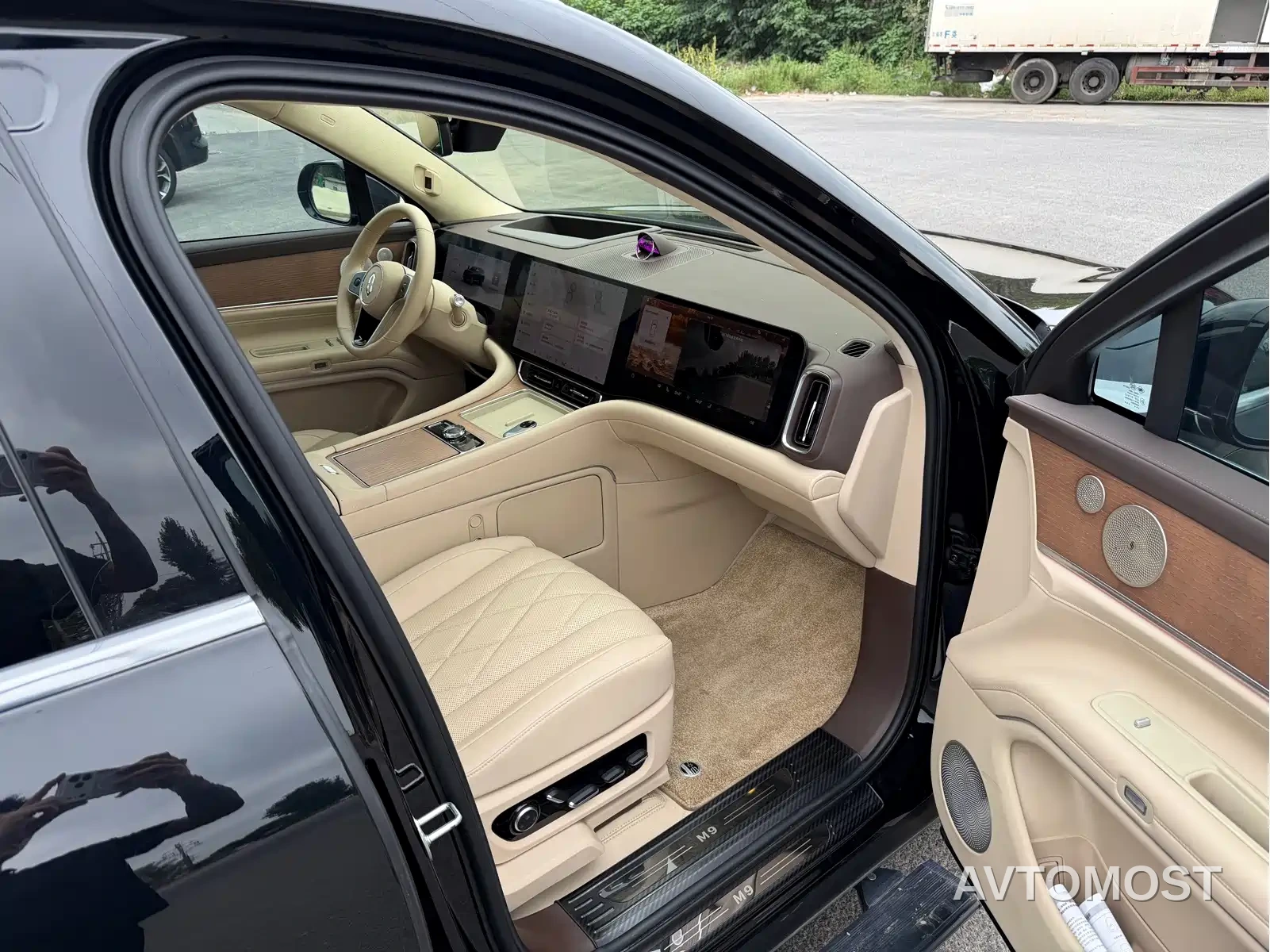 AITO M9 2024 Extended Range Ultra 42kWh 6-Seater — фото 7