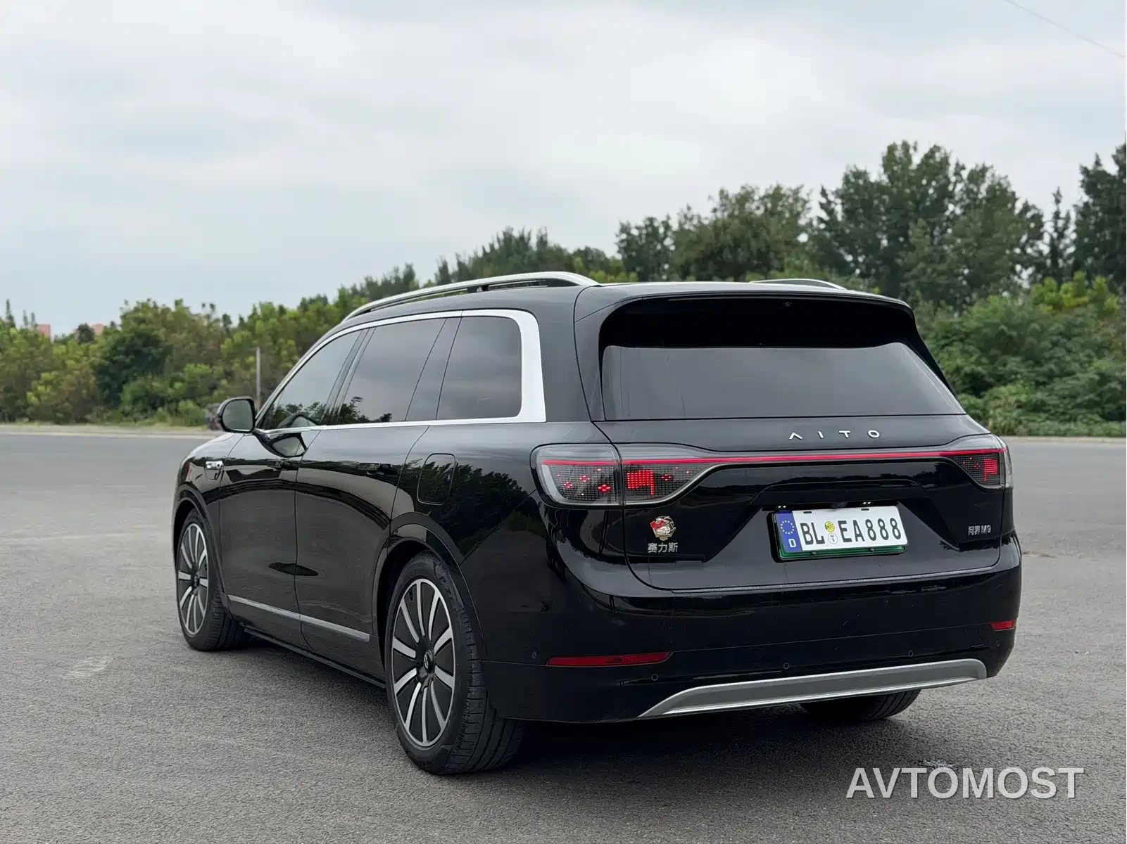 AITO M9 2024 Extended Range Ultra 42kWh 6-Seater — фото 9