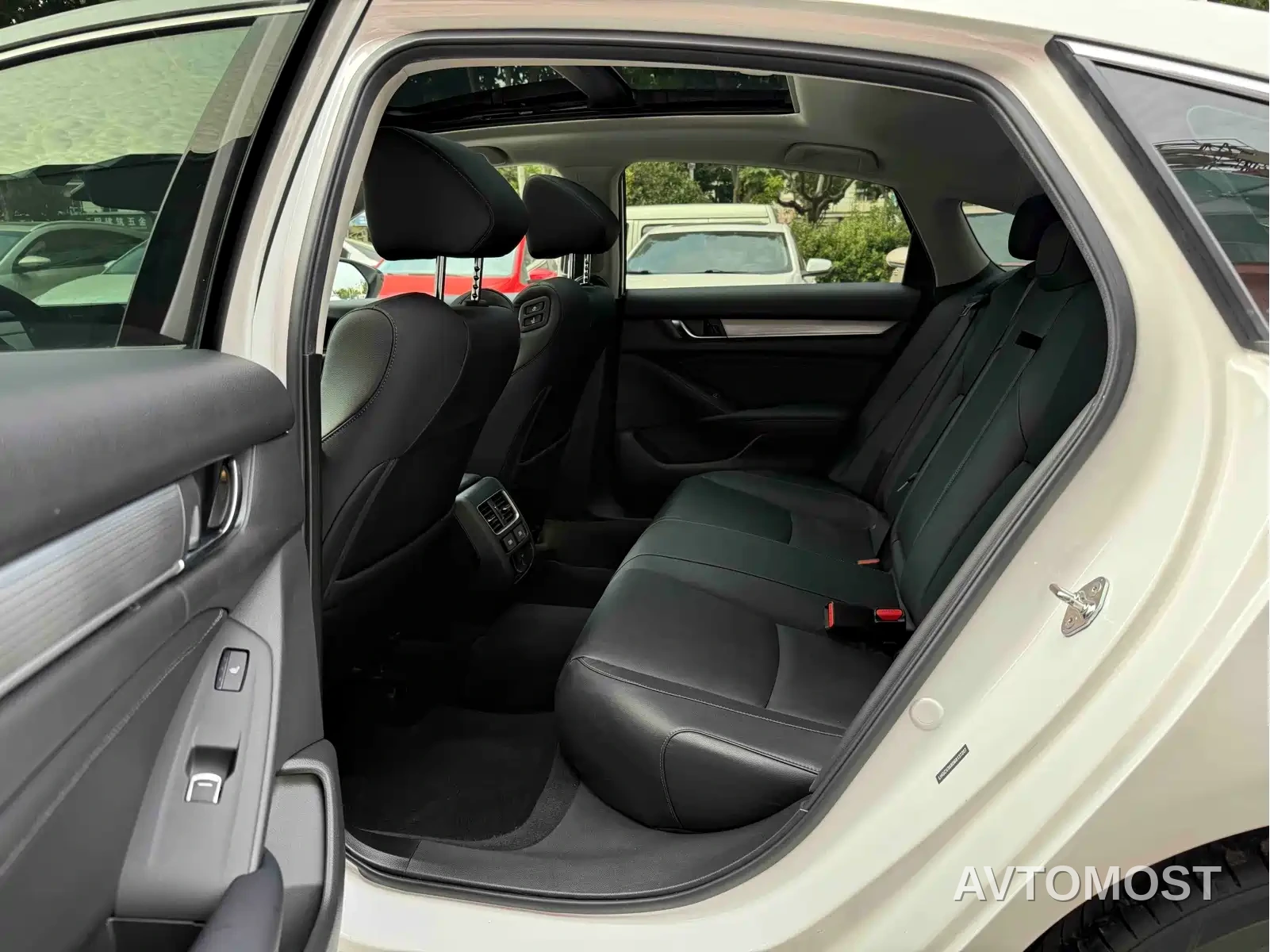 Honda Accord 2021 Sharp·Hybrid 2.0L Sharp Intelligence·Starlight Limited Edition — фото 7