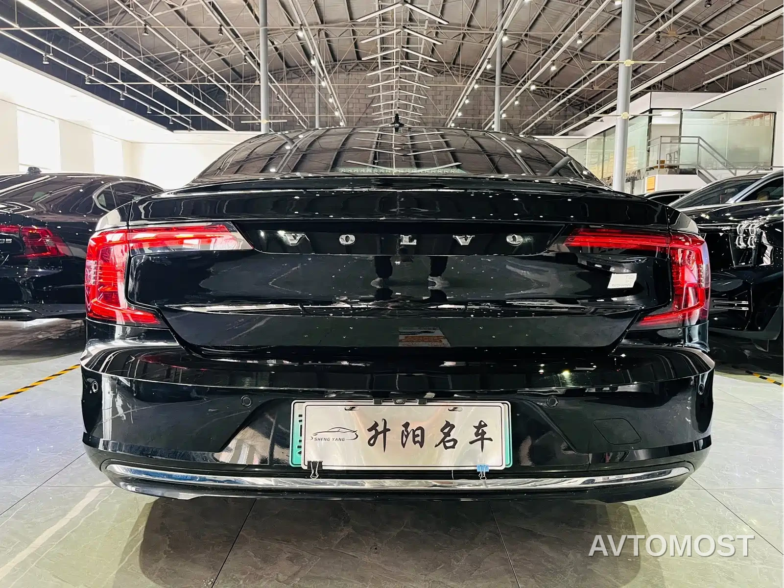 Volvo S90 Plug-in Hybrid 2021 T8 E-Drive Hybrid Zhiyi Luxury Edition — фото 3