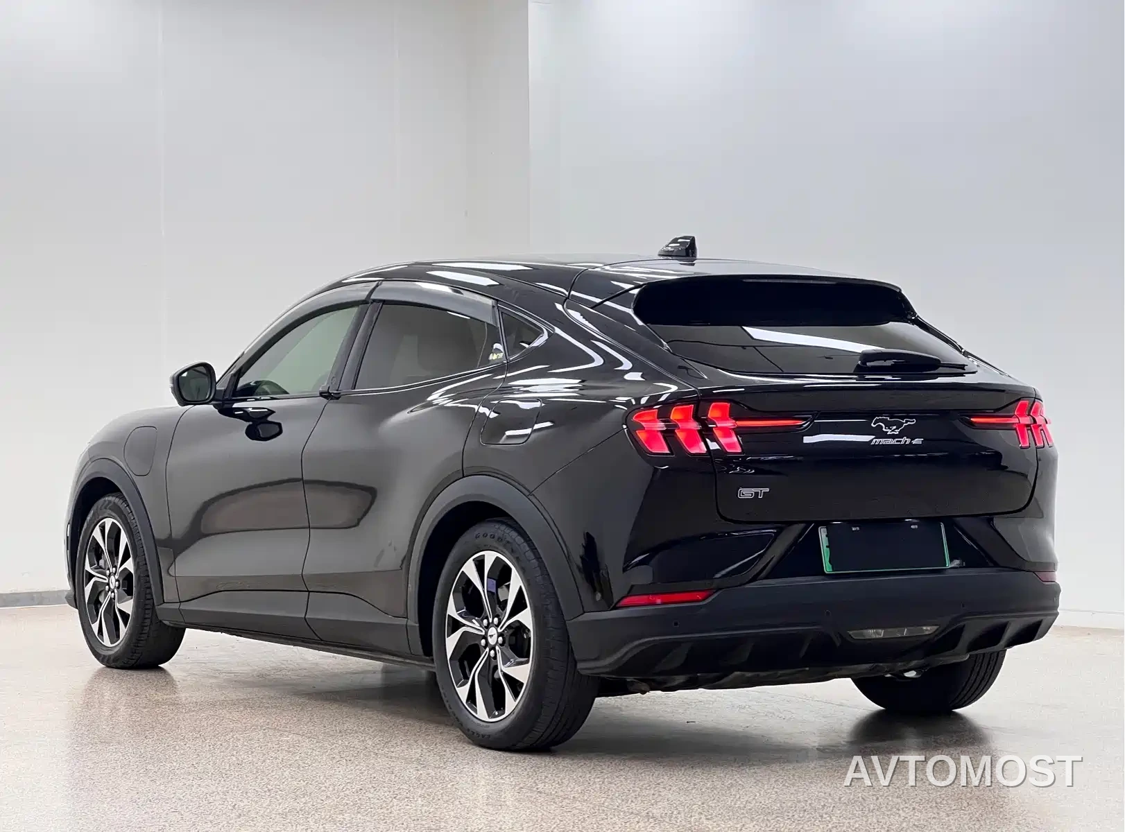 Ford Mustang Mach-E 2021 Boundless RWD Luxury (Long Range) — фото 3