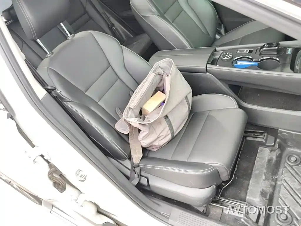 Nissan X-Trail 2023 e-POWER Super Hybrid Dual Motor AWD Luxury Edition — фото 21