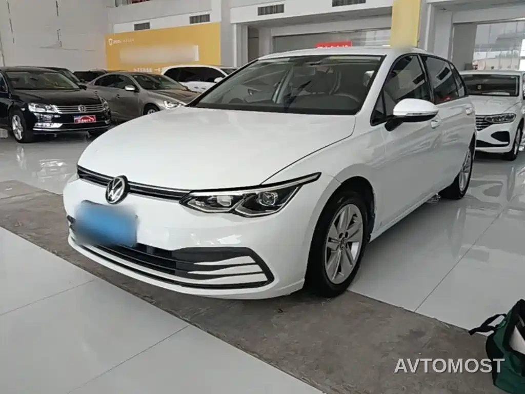 Volkswagen Golf 2023 Model 200TSI DSG — фото 1