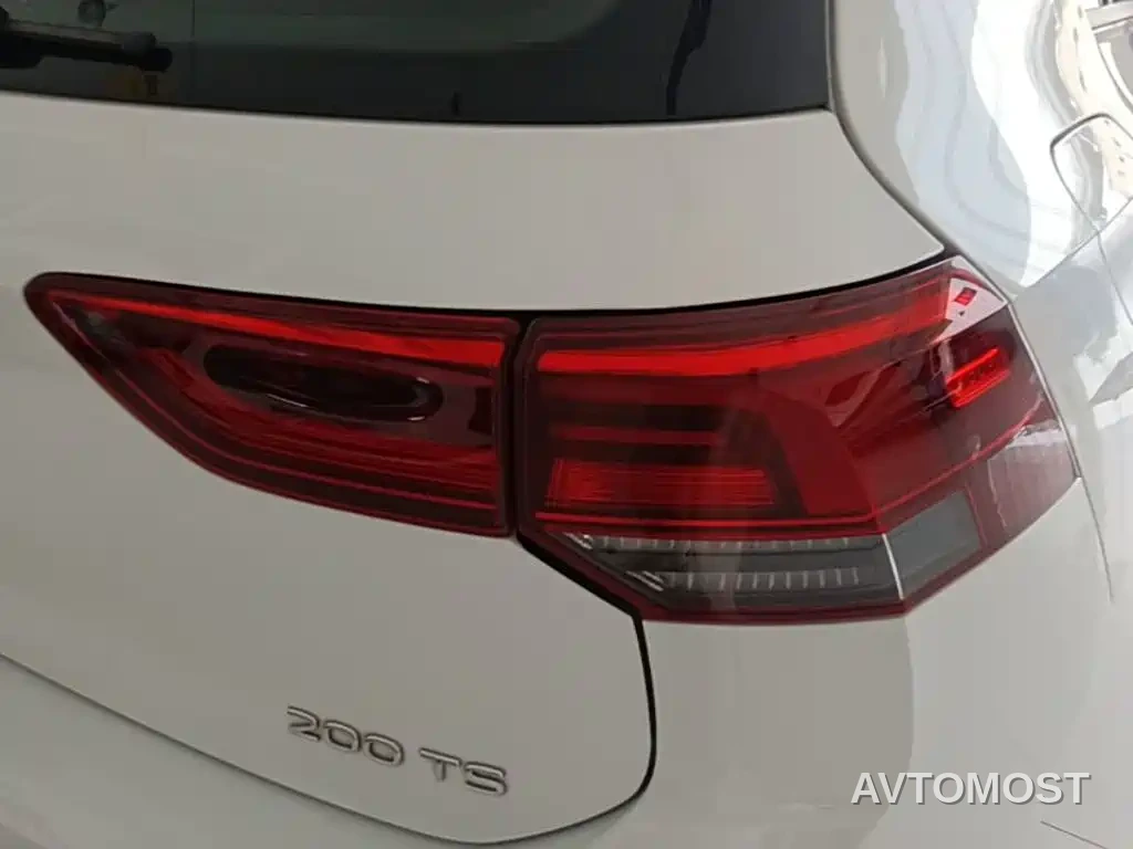 Volkswagen Golf 2023 Model 200TSI DSG — фото 7