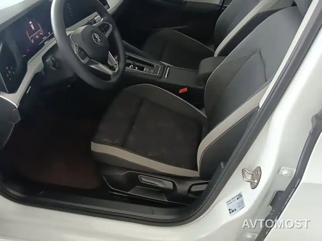 Volkswagen Golf 2023 Model 200TSI DSG — фото 14