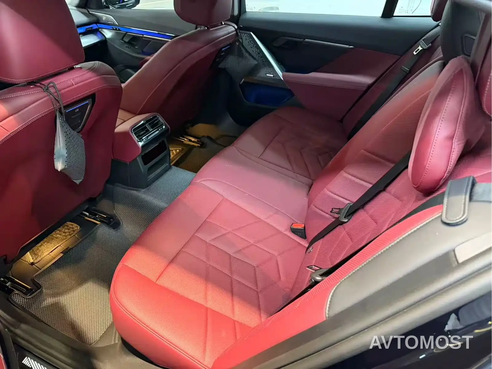 BMW 5 Series 2024 530Li Leading M Sport Package — фото 7