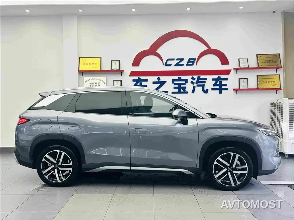BYD Song L DM-i 2024 112km Leading Edition — фото 8