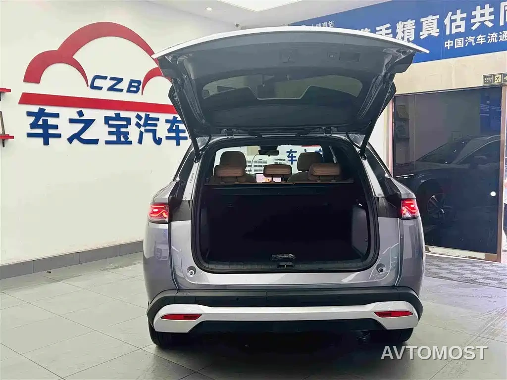 BYD Song L DM-i 2024 112km Leading Edition — фото 9