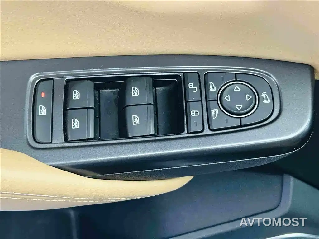 BYD Song L DM-i 2024 112km Leading Edition — фото 17