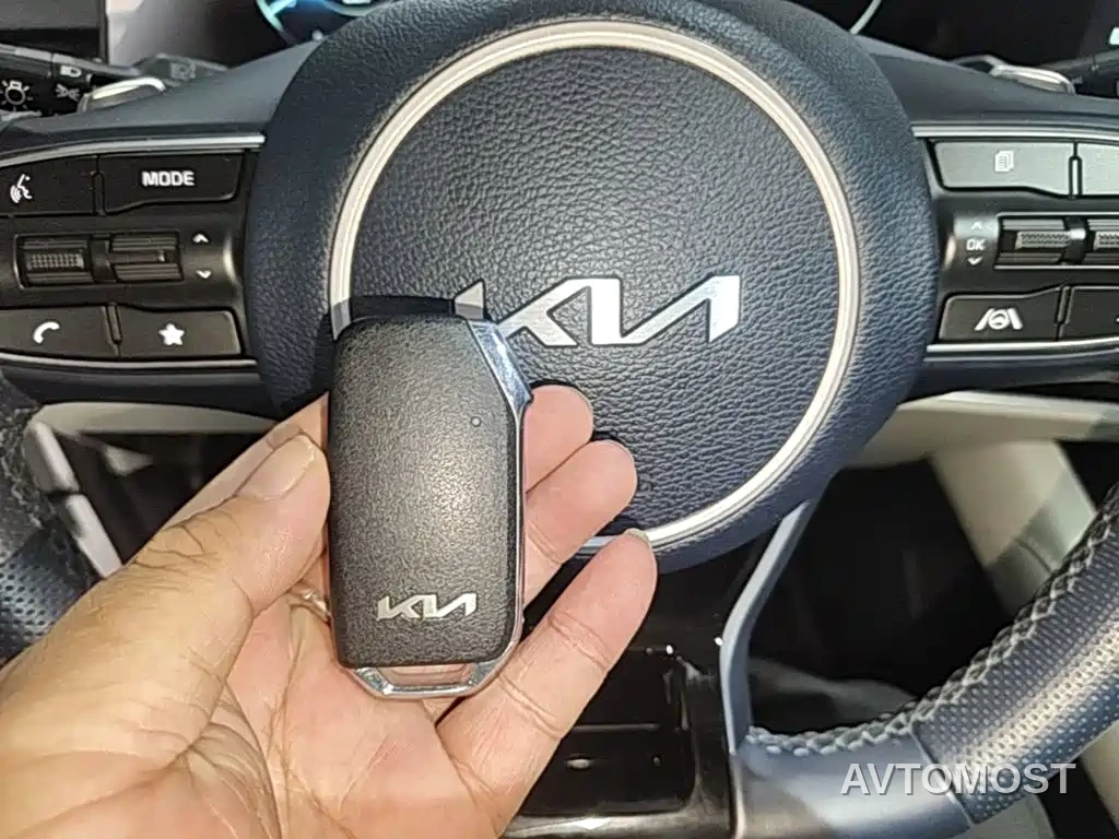 Kia Sportage 2023 2.0L HEV 2WD Flagship Edition — фото 4