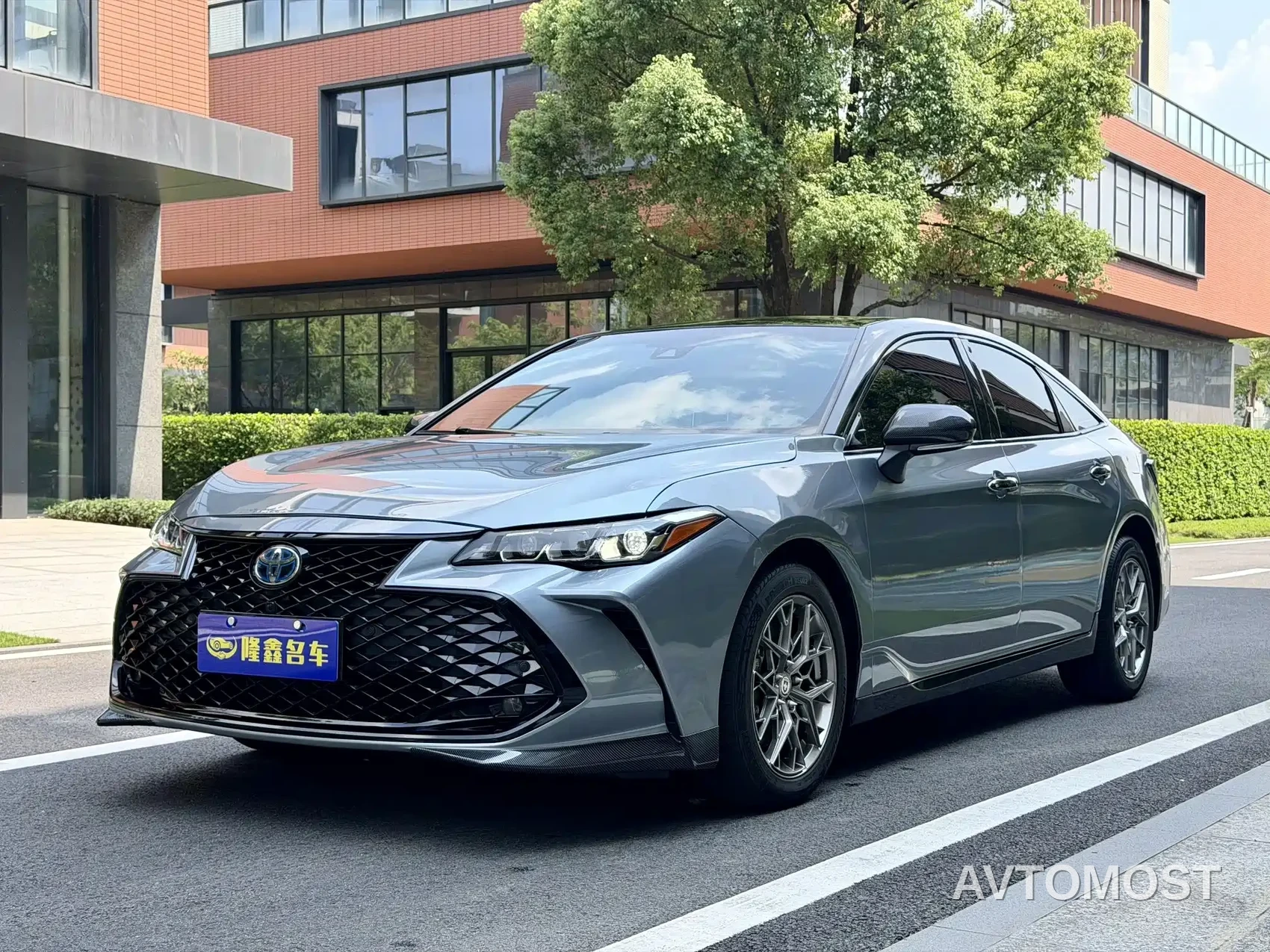 Toyota Avalon 2022 Hybrid 2.5L Luxury Edition — фото 1
