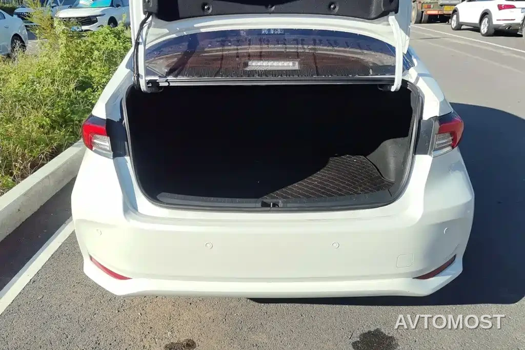 Toyota Corolla 2021 Hybrid 1.8L E-CVT Pioneer Edition — фото 3