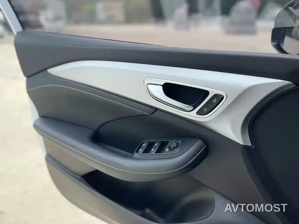 Roewe i6 MAX EV 2020 Model 1.5T PHEV Cool Edition — фото 18