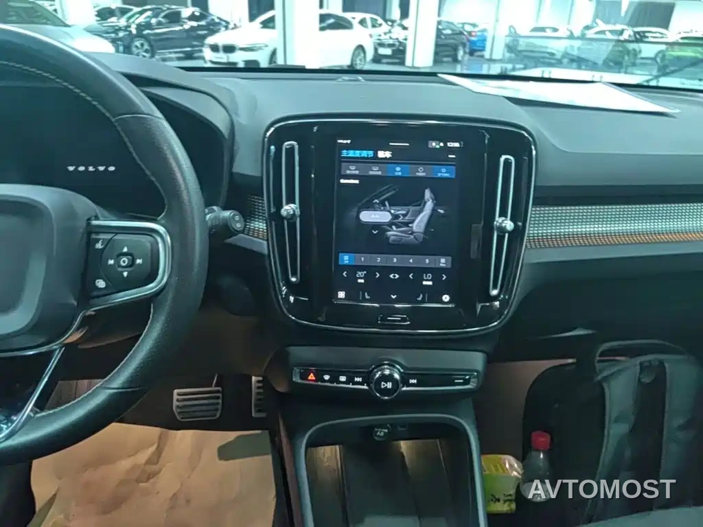 Volvo XC40 New Energy 2021 P8 EV AWD Elegant Sport — фото 13