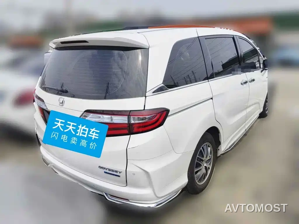 Honda Odyssey 2021 2.0L Sharp Comfort Edition — фото 2