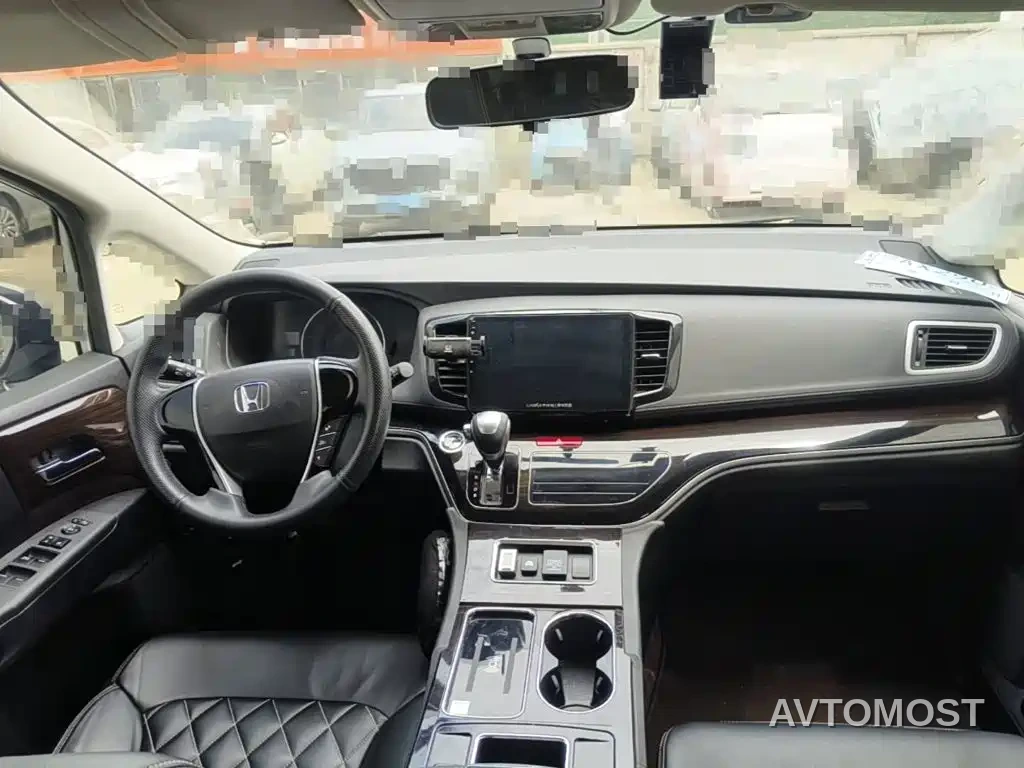 Honda Odyssey 2021 2.0L Sharp Comfort Edition — фото 12