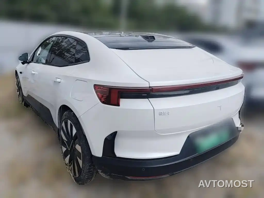 Polestar 4 2024 Dual Motor Long Range PLUS Twin-Star Connected Edition — фото 7