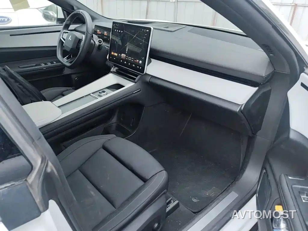 Polestar 4 2024 Dual Motor Long Range PLUS Twin-Star Connected Edition — фото 9