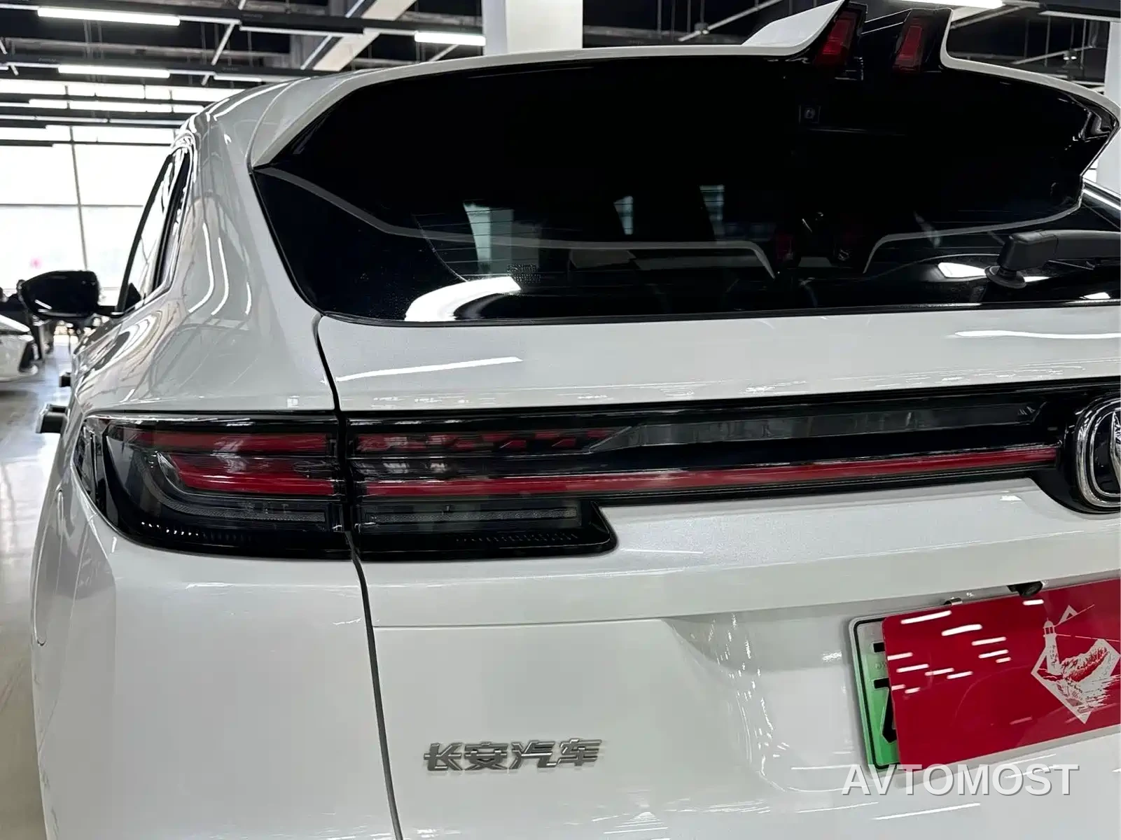 Changan UNI-K iDD 2022 Blue Whale iDD 130km 1.5T Premium — фото 16