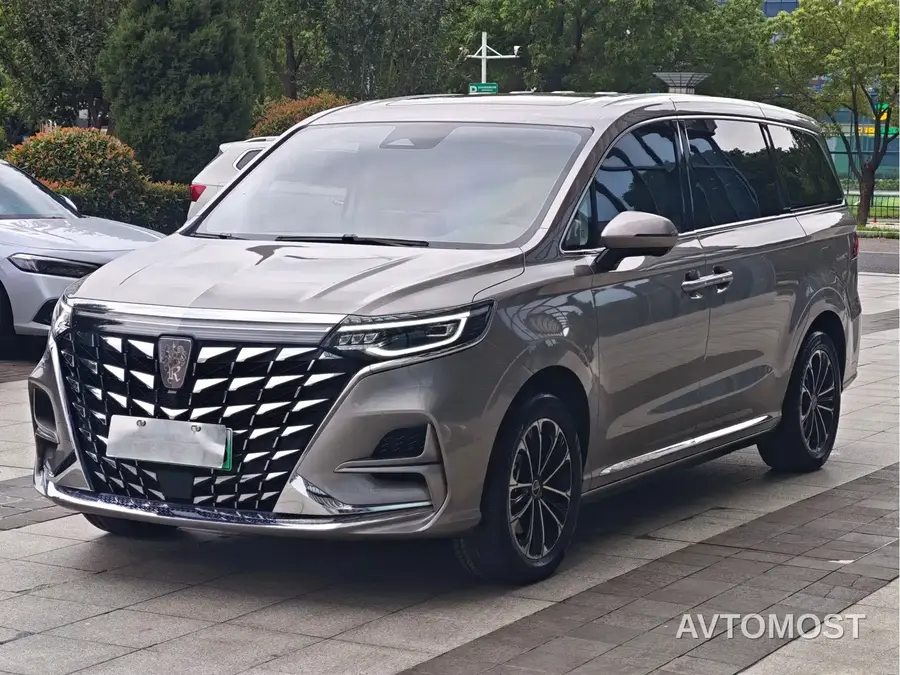 Roewe iMAX8 EV 2025 1.5T DMH Land Luxury Edition