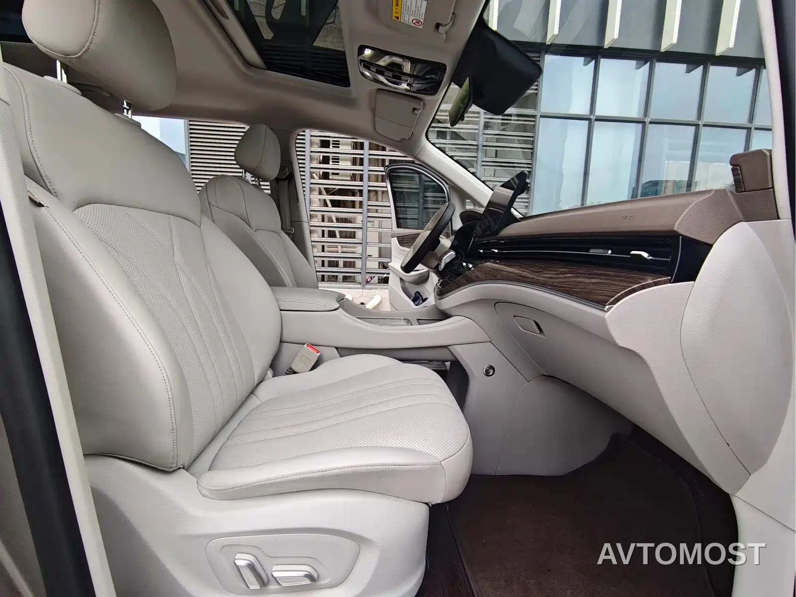 Roewe iMAX8 EV 2025 1.5T DMH Land Luxury Edition — фото 5