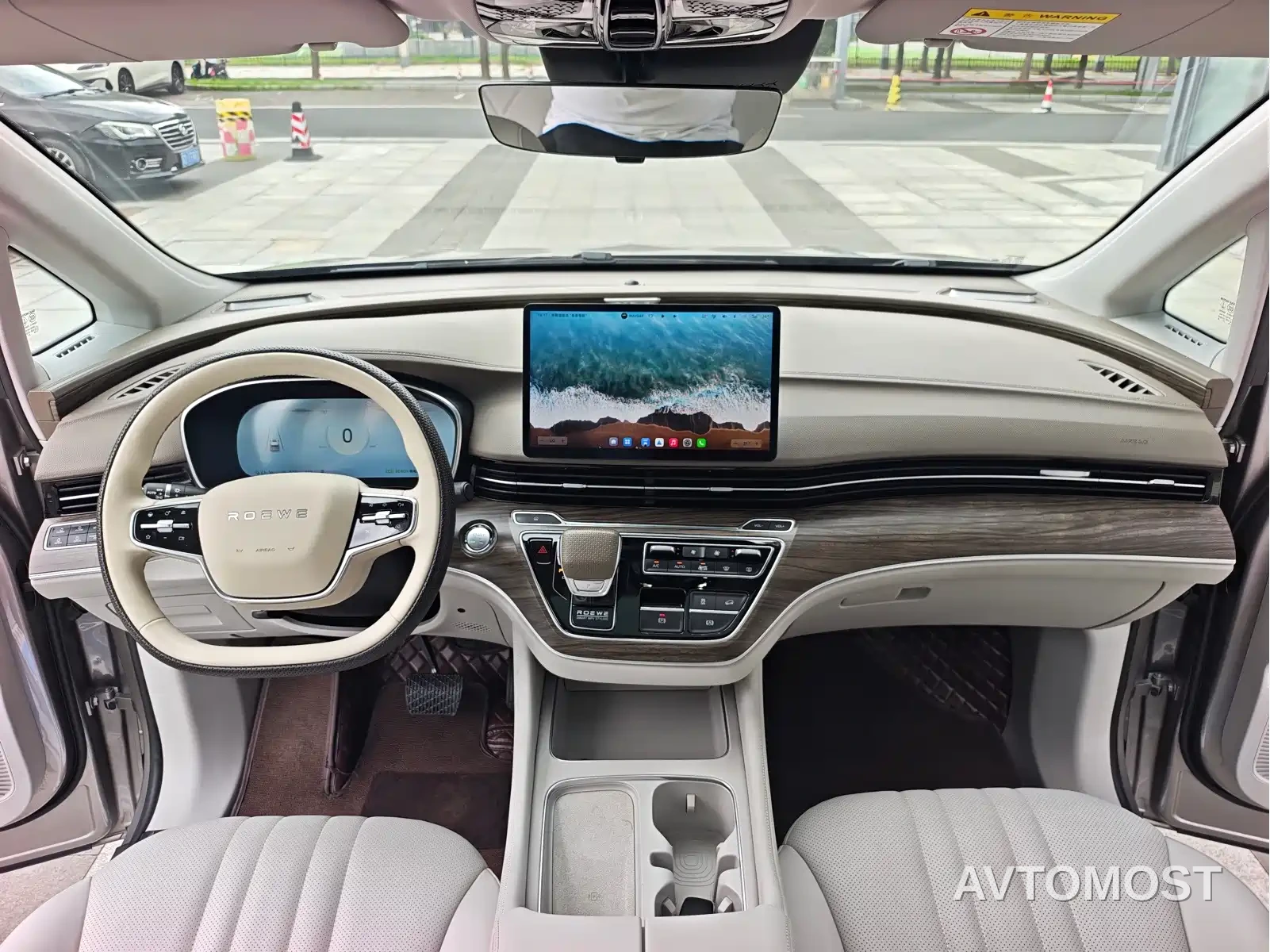 Roewe iMAX8 EV 2025 1.5T DMH Land Luxury Edition — фото 8