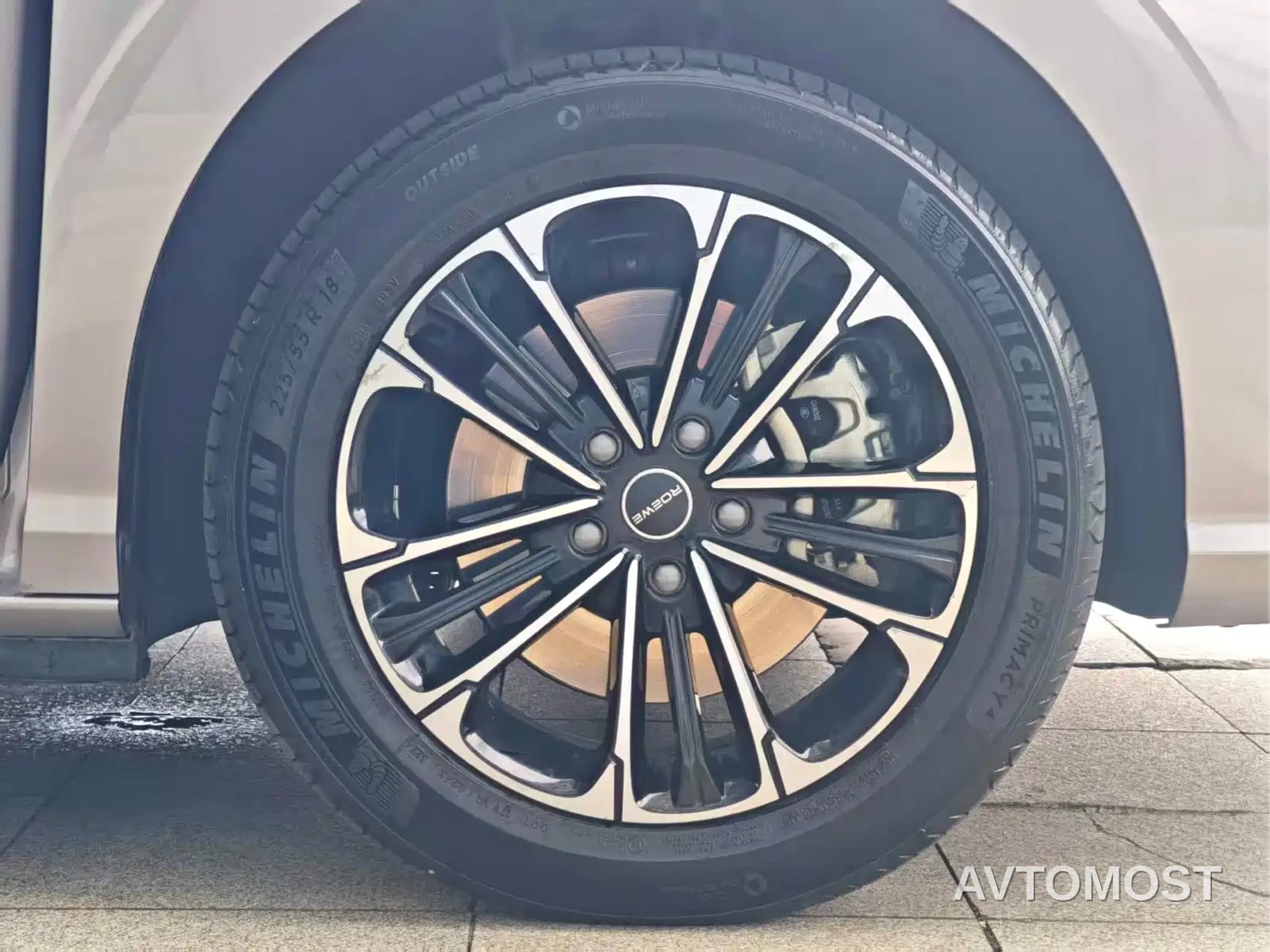 Roewe iMAX8 EV 2025 1.5T DMH Land Luxury Edition — фото 16