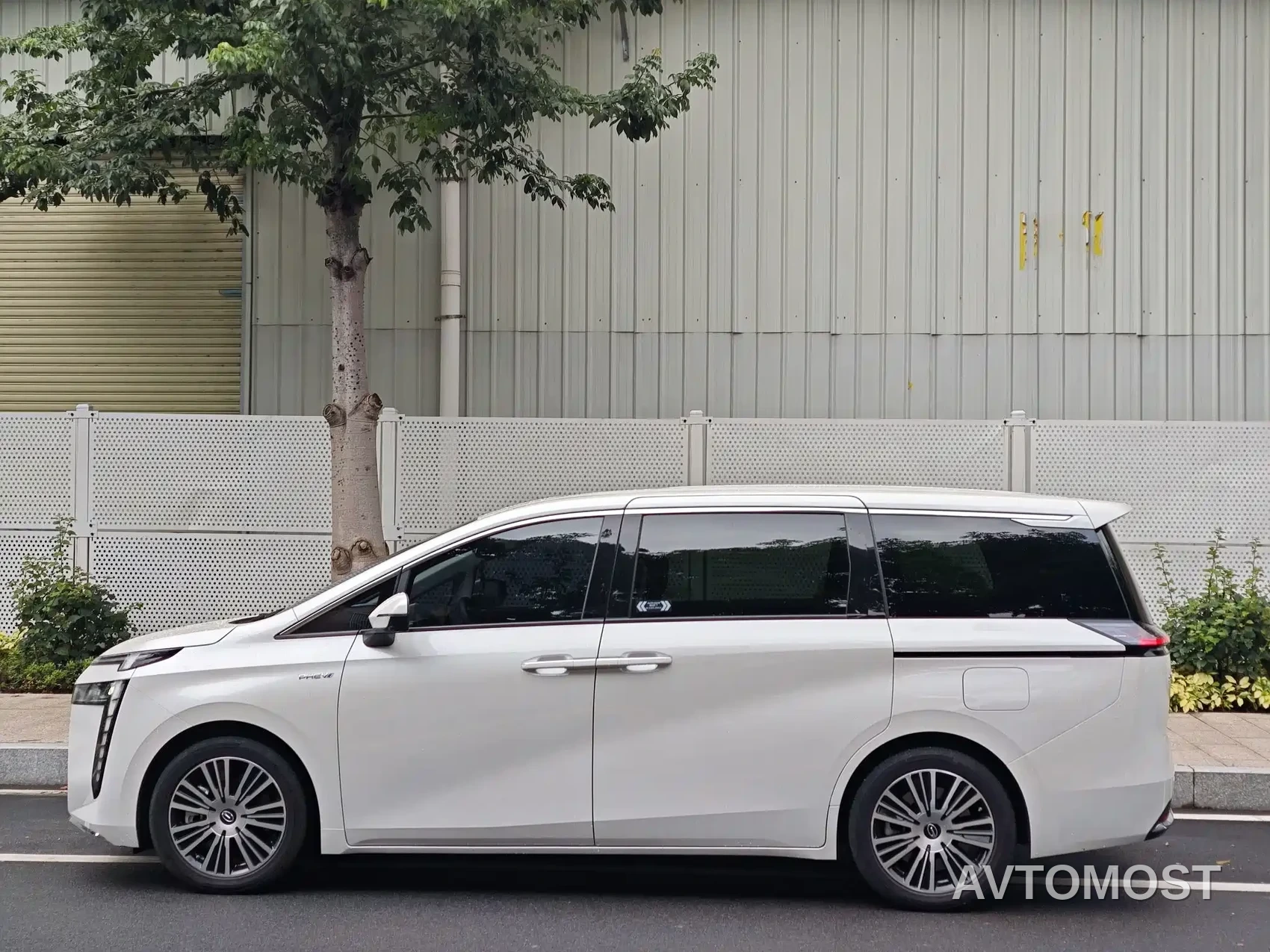 GAC Trumpchi E8 NEV 2025 150km PRO+ — фото 8