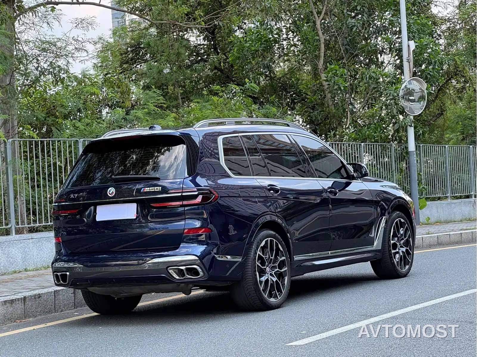 BMW X7 M60i 2023 xDrive M60i — фото 3