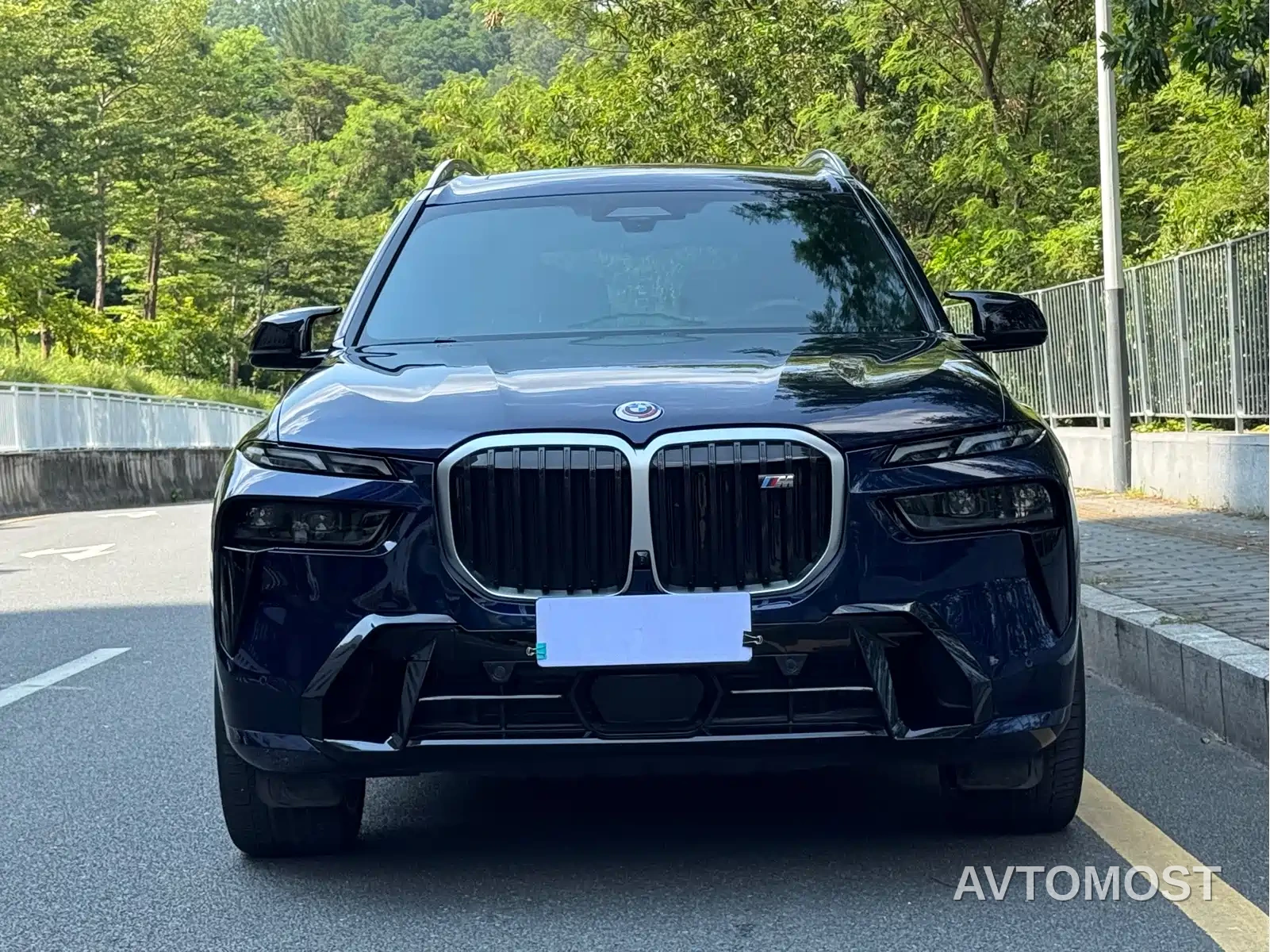 BMW X7 M60i 2023 xDrive M60i — фото 6