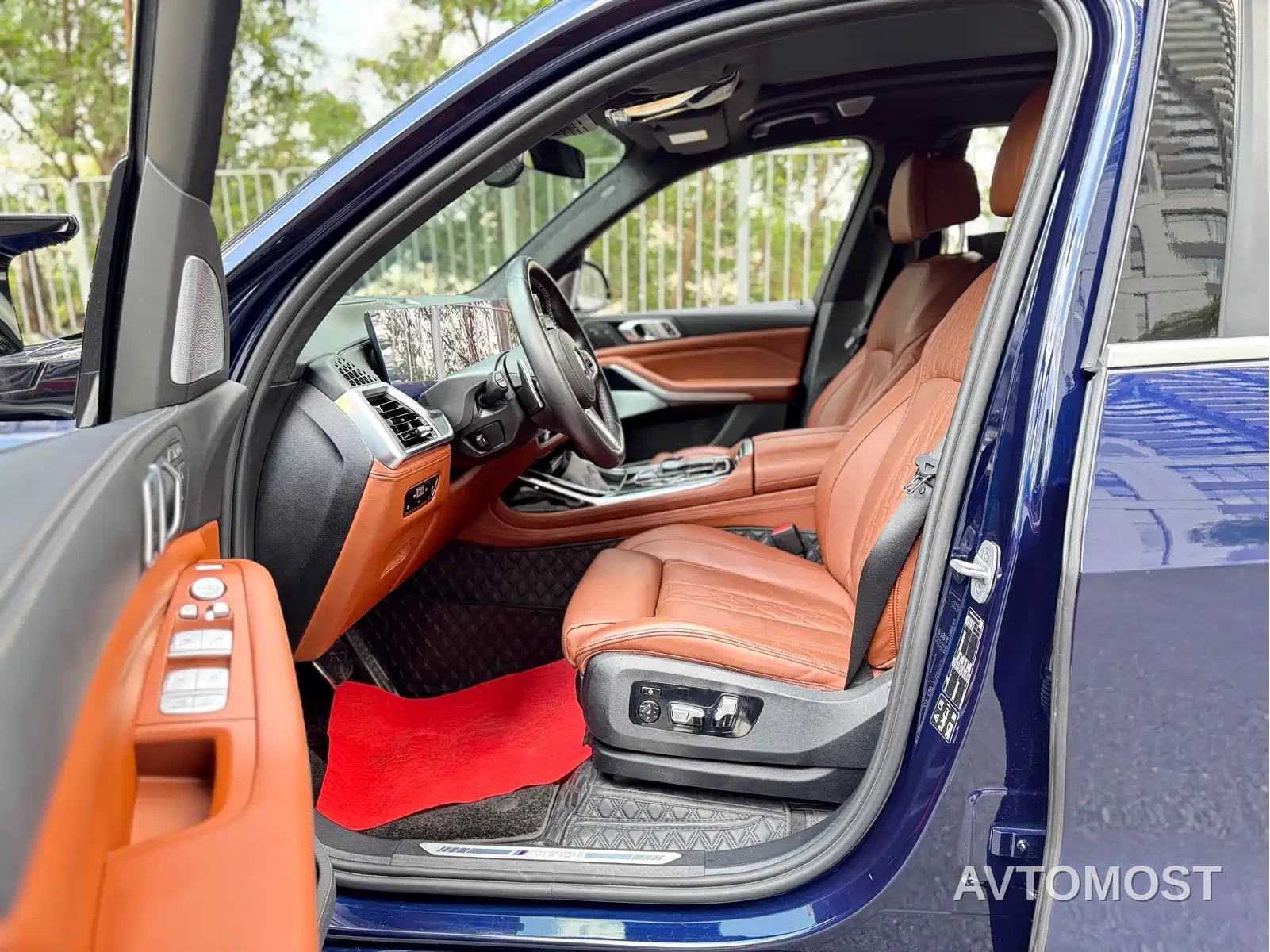 BMW X7 M60i 2023 xDrive M60i — фото 9