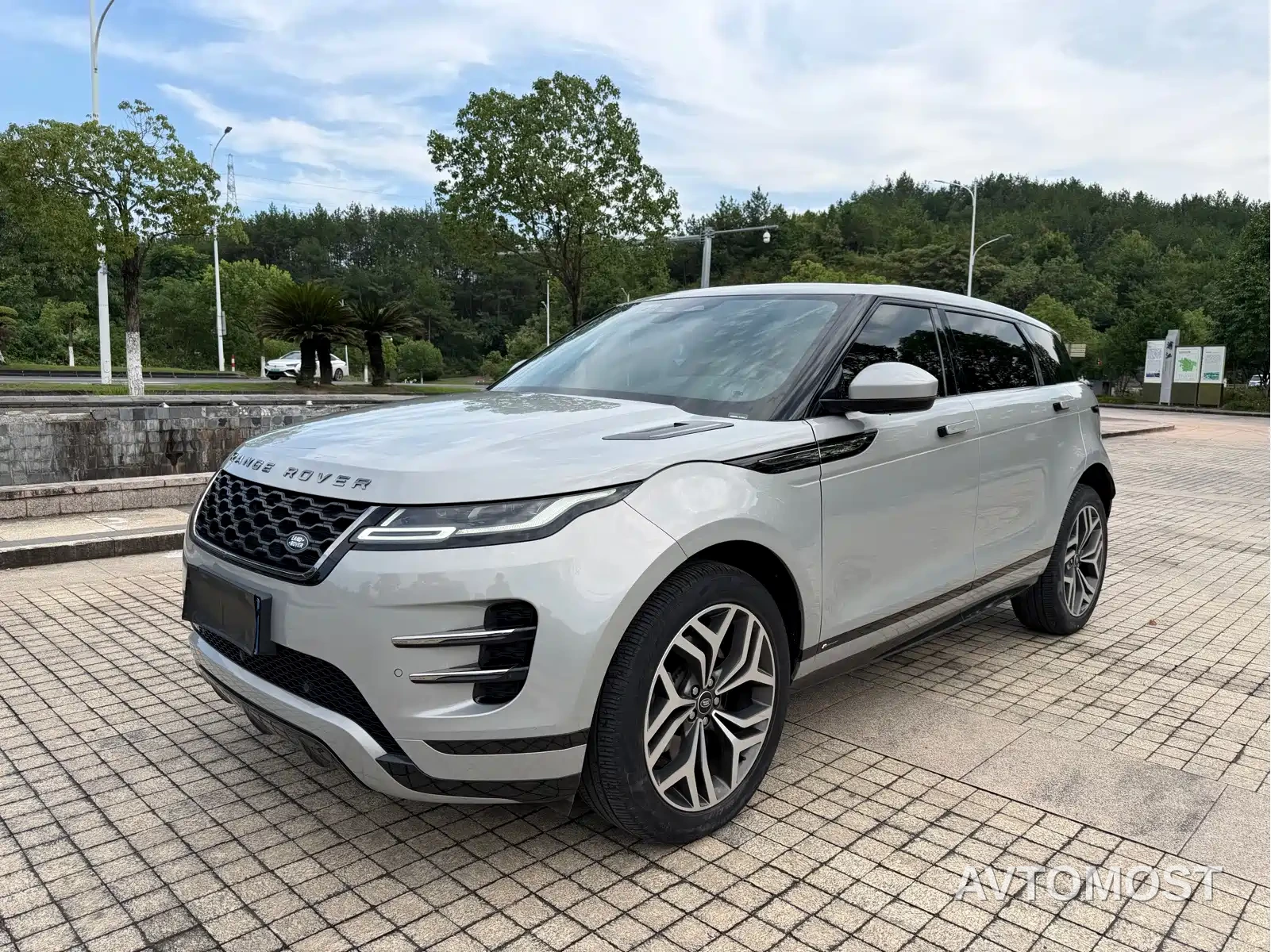Land Rover Range Rover Evoque 2022 Range Rover Evoque L 200PS R-Dynamic Standard Elite Edition — фото 1