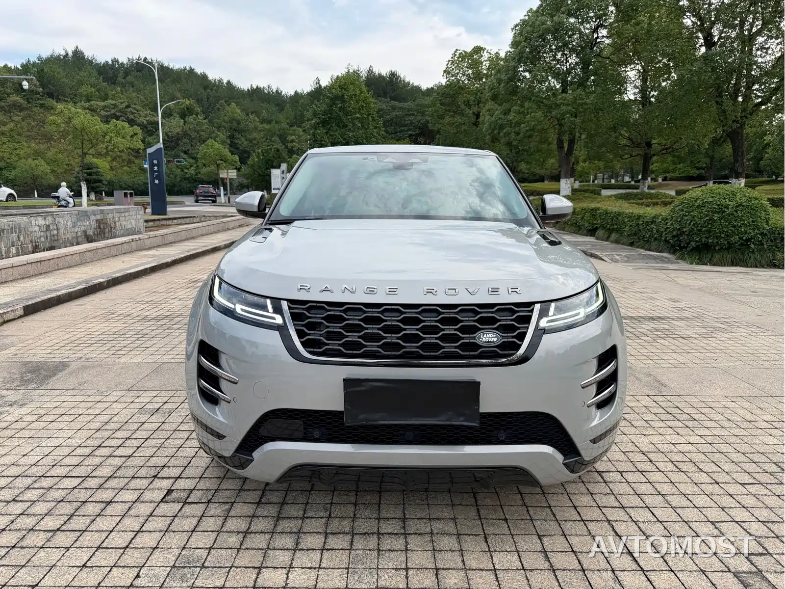 Land Rover Range Rover Evoque 2022 Range Rover Evoque L 200PS R-Dynamic Standard Elite Edition — фото 2