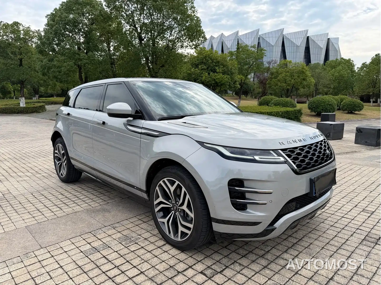 Land Rover Range Rover Evoque 2022 Range Rover Evoque L 200PS R-Dynamic Standard Elite Edition — фото 3
