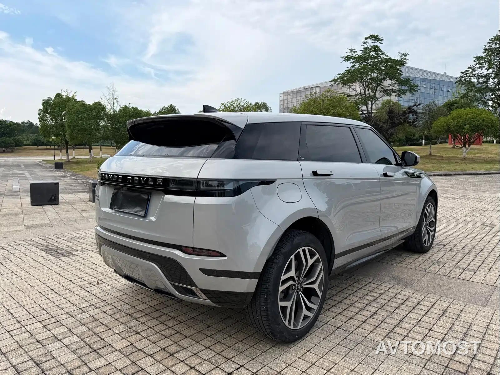Land Rover Range Rover Evoque 2022 Range Rover Evoque L 200PS R-Dynamic Standard Elite Edition — фото 4