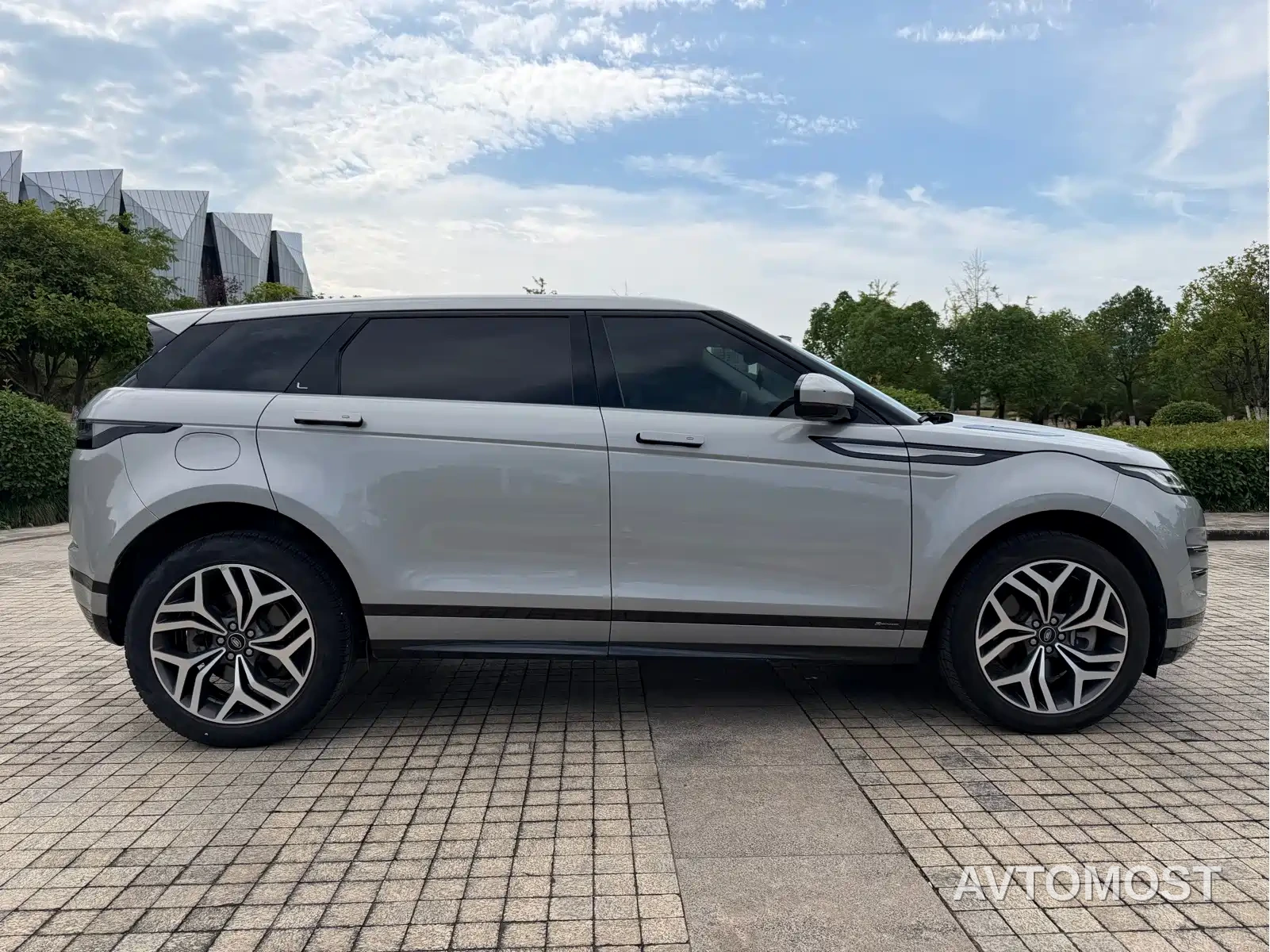 Land Rover Range Rover Evoque 2022 Range Rover Evoque L 200PS R-Dynamic Standard Elite Edition — фото 7