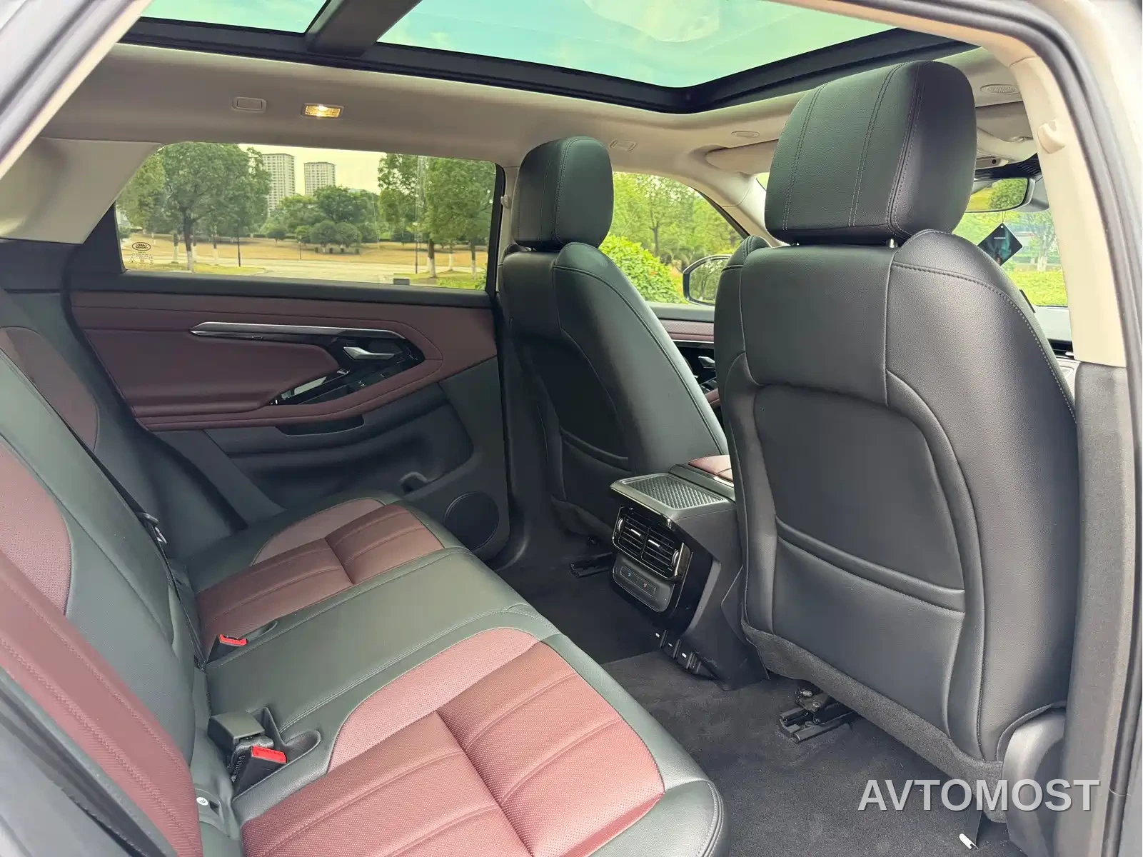Land Rover Range Rover Evoque 2022 Range Rover Evoque L 200PS R-Dynamic Standard Elite Edition — фото 12