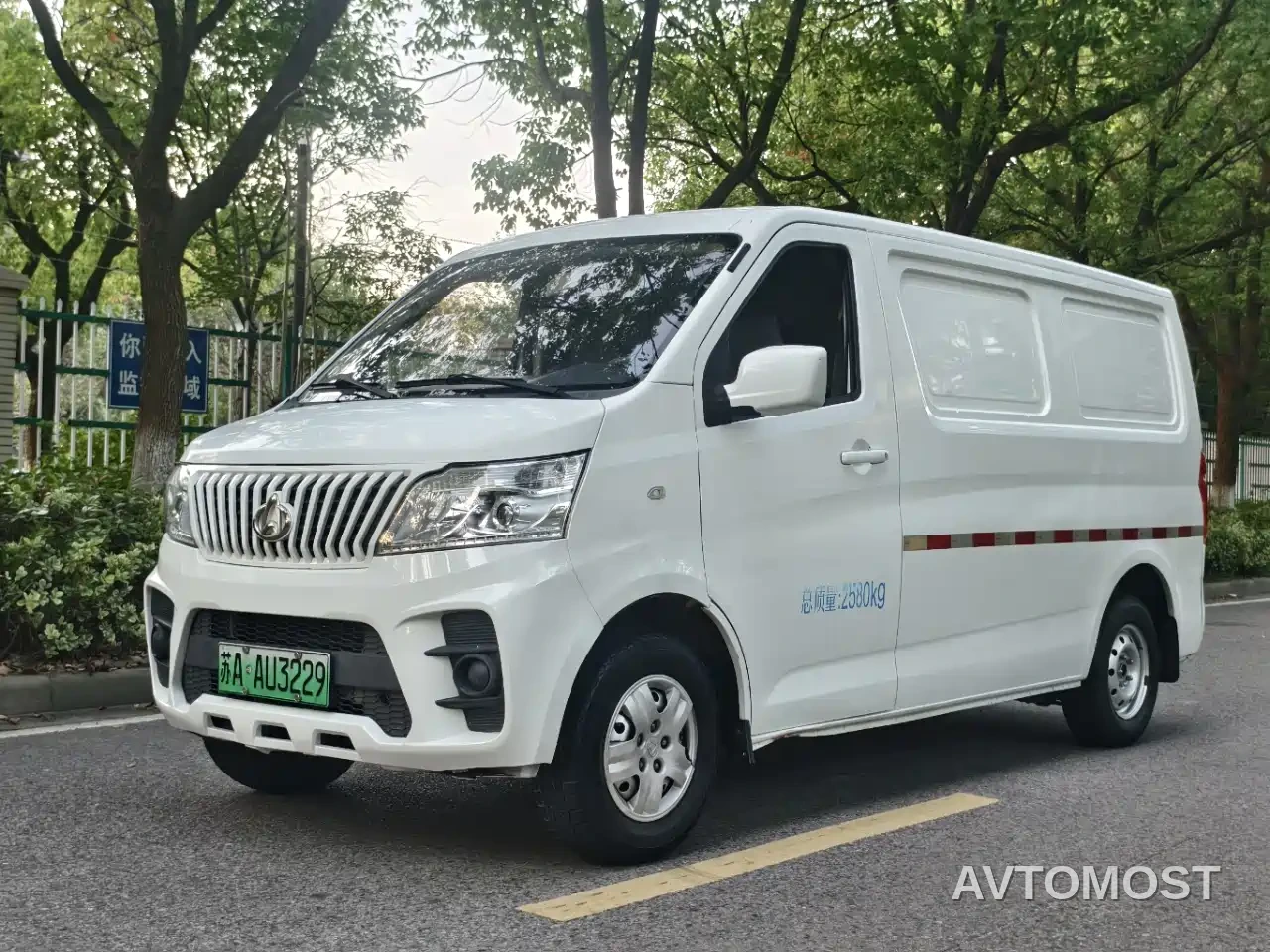 Changan Ruixing EM60 2021 Pure Electric Van Truck 70kW — фото 1