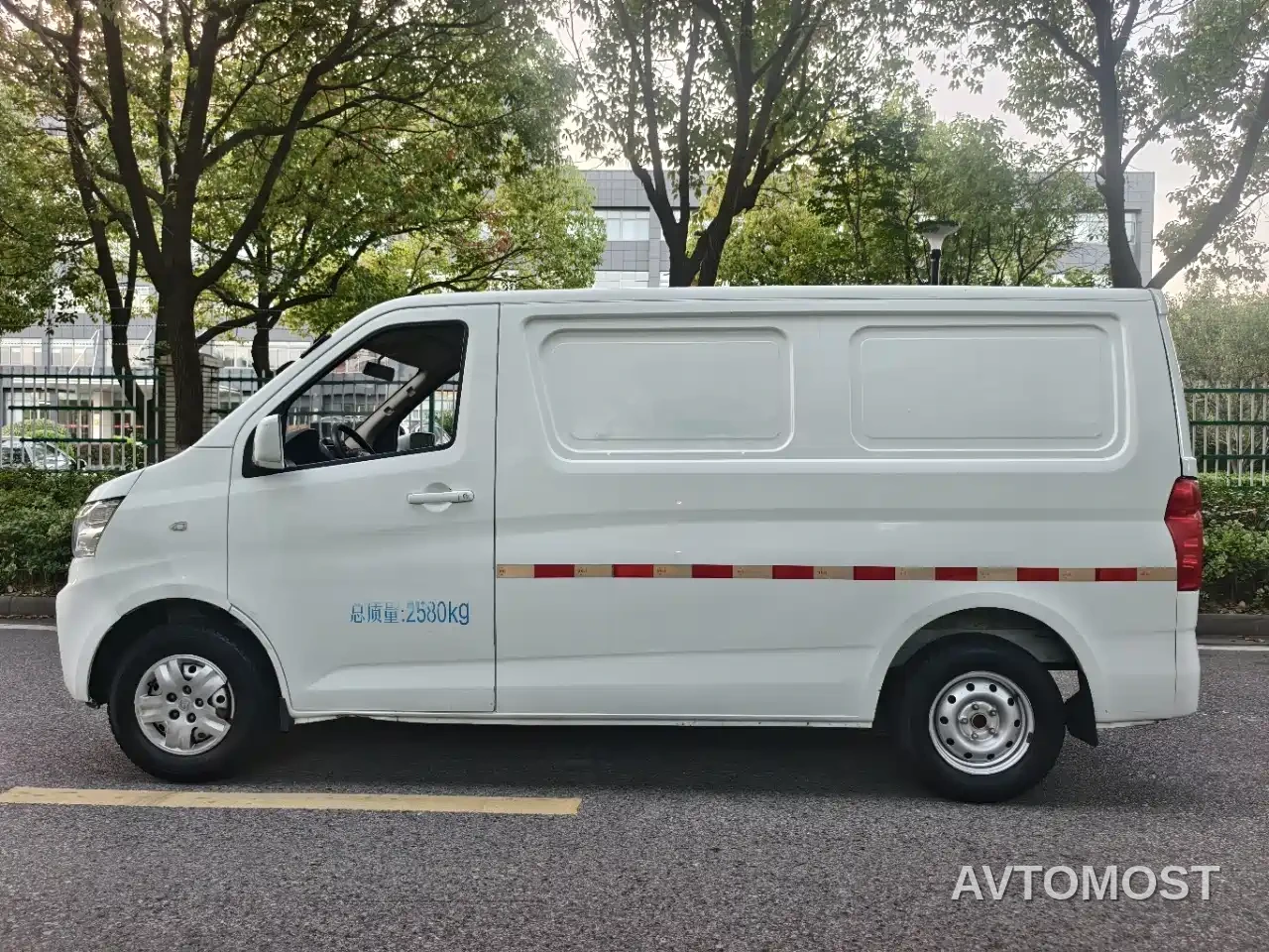 Changan Ruixing EM60 2021 Pure Electric Van Truck 70kW — фото 6