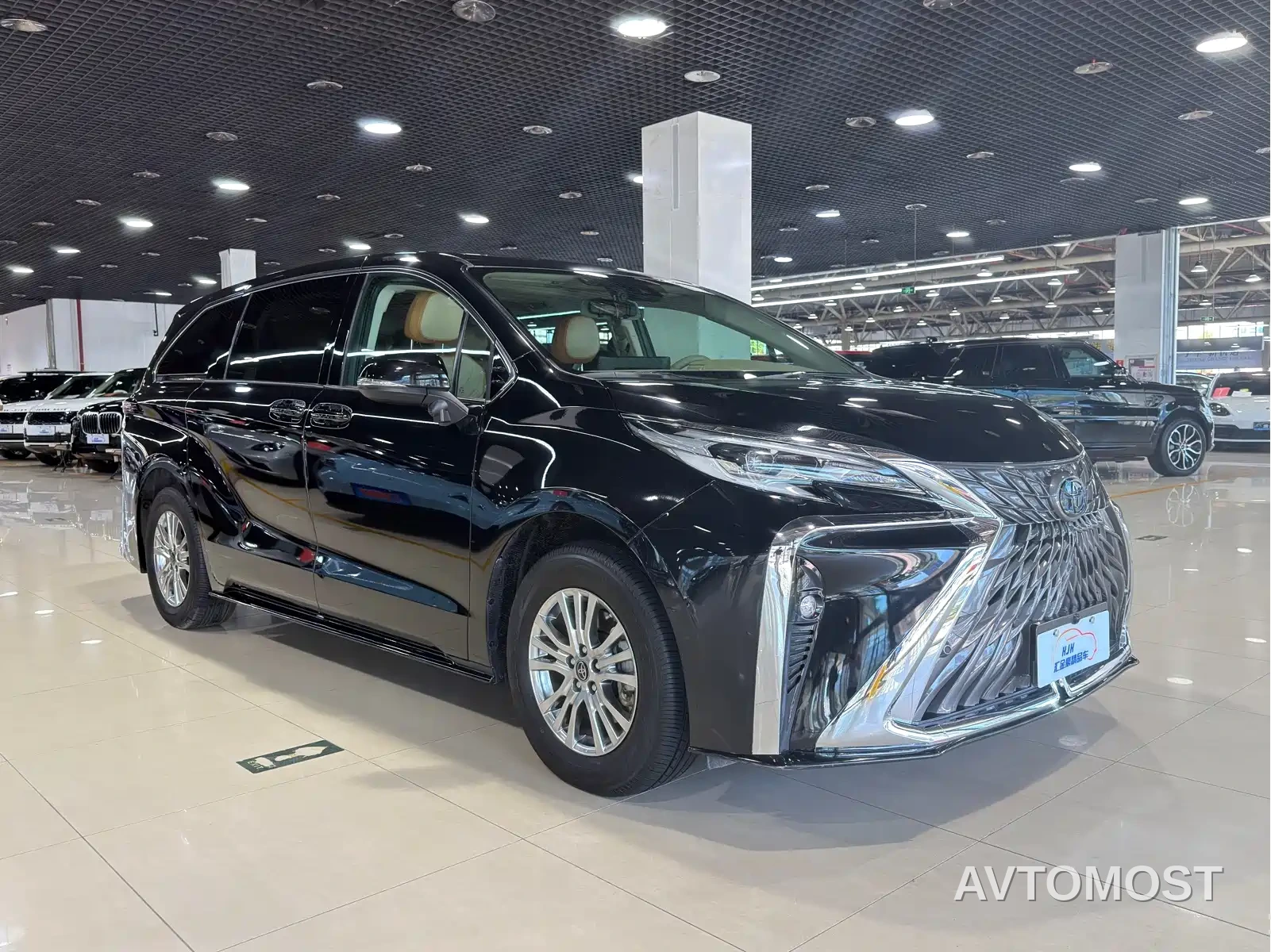 Toyota Sienna 2023 2.5L Hybrid Comfort Edition — фото 3